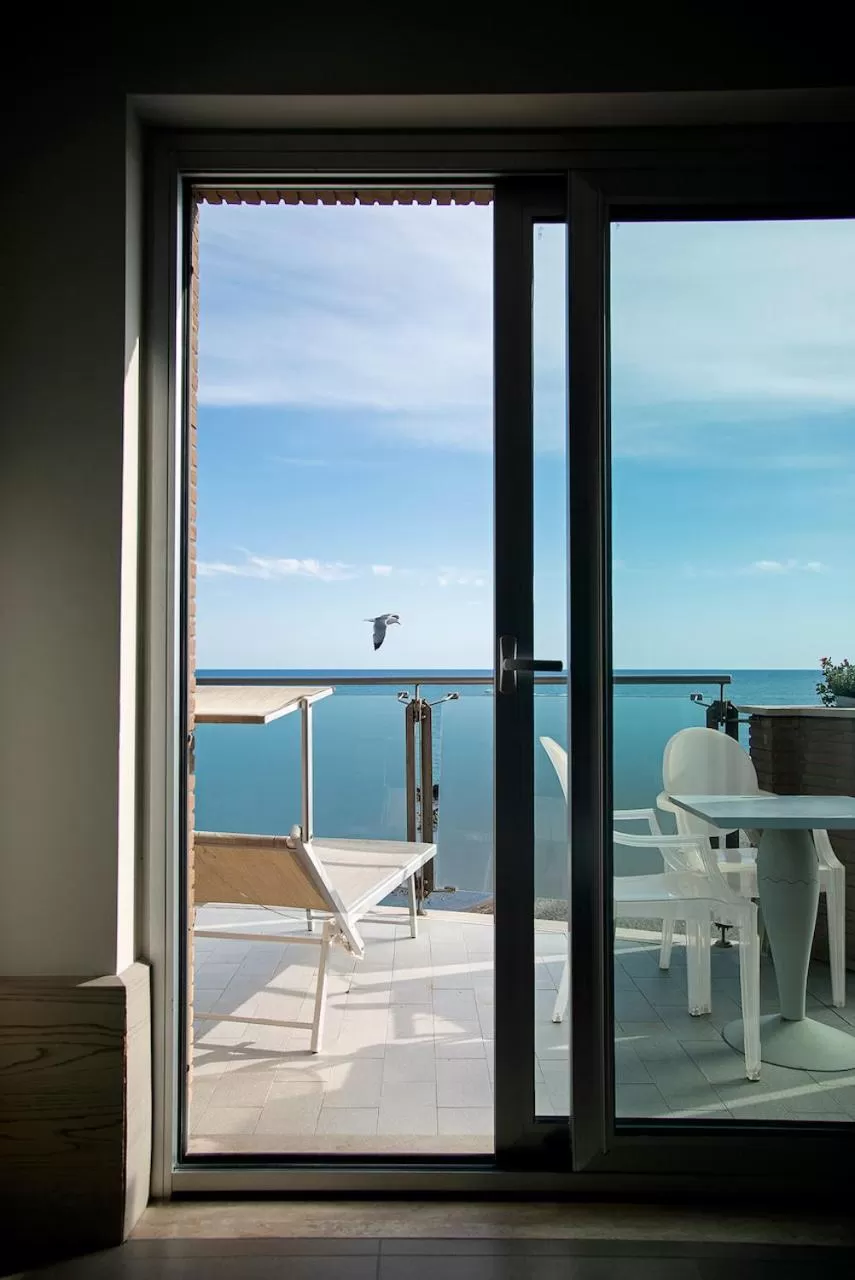 Sea view in Smy Aran Blu Roma Mare