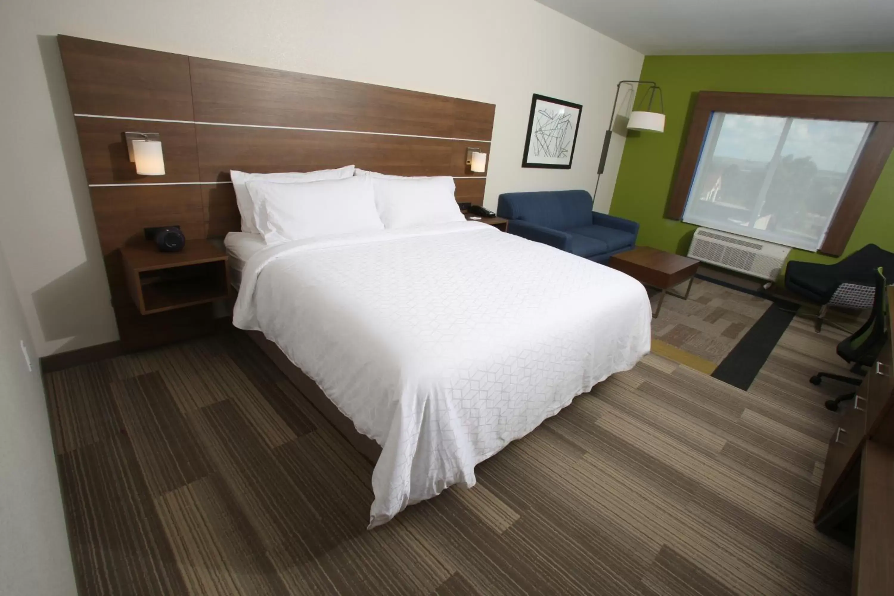 Bedroom, Bed in Holiday Inn Express - McCook, an IHG Hotel