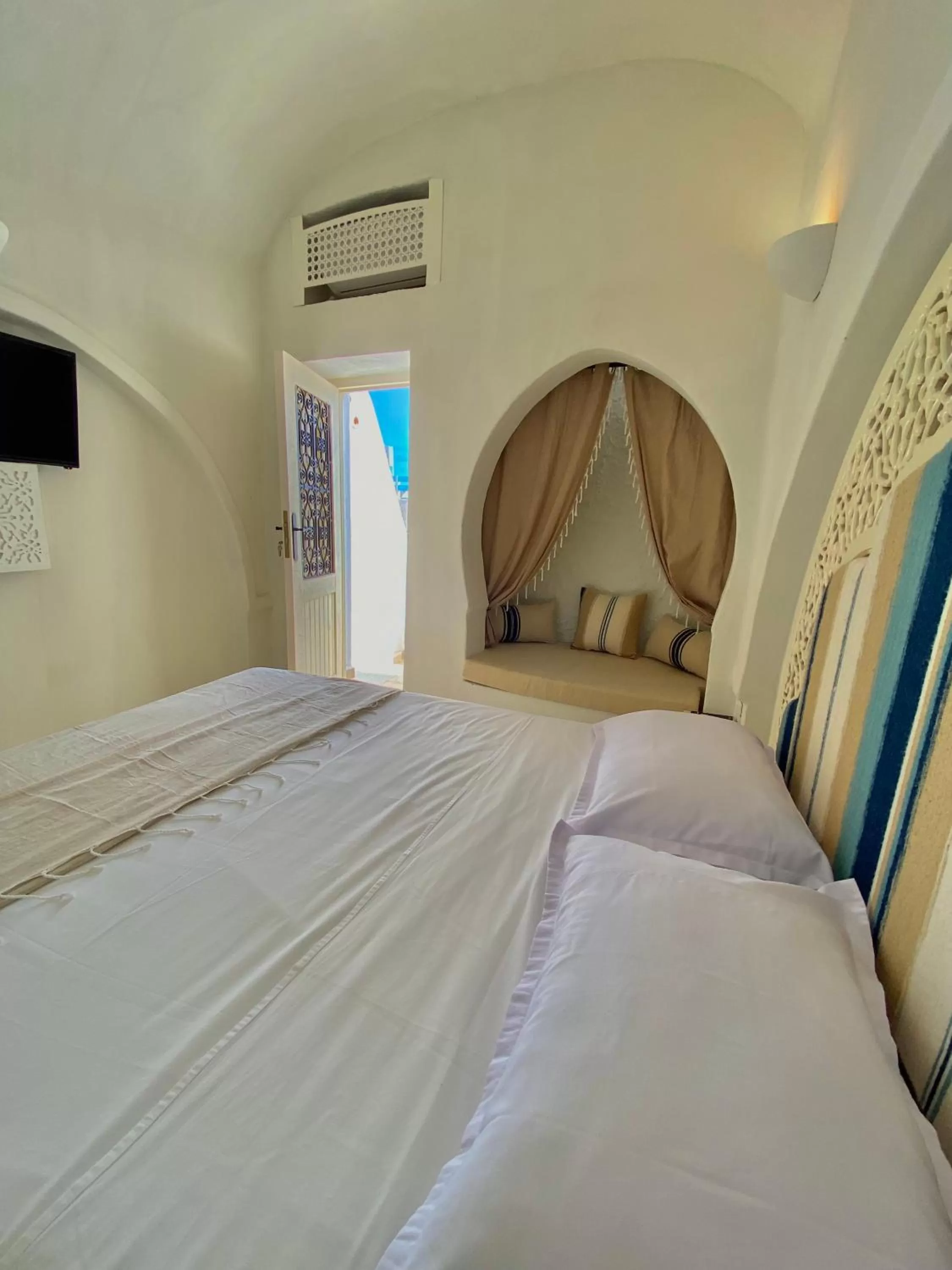 Bed in Djerba Authentique