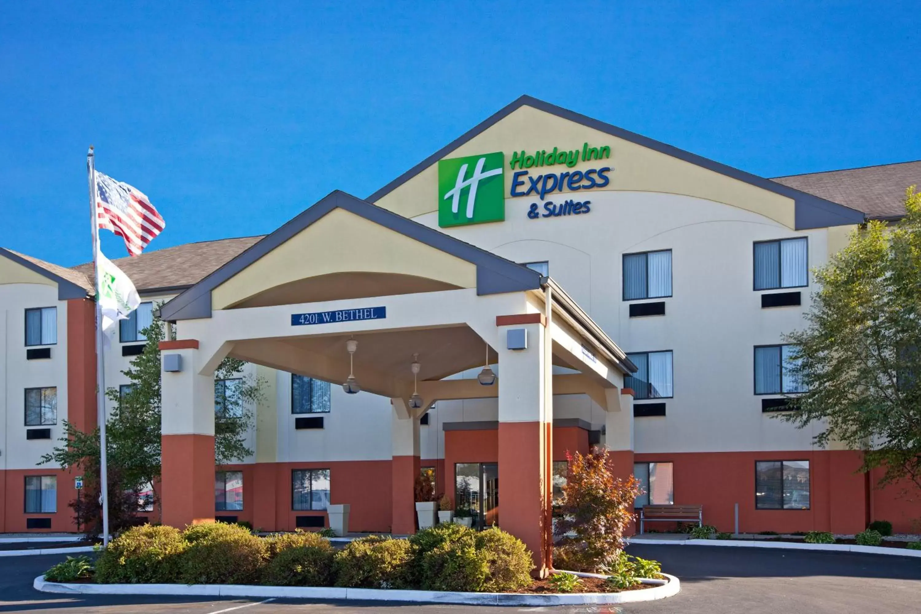 Property Building in Holiday Inn Express & Suites - Muncie, an IHG Hotel