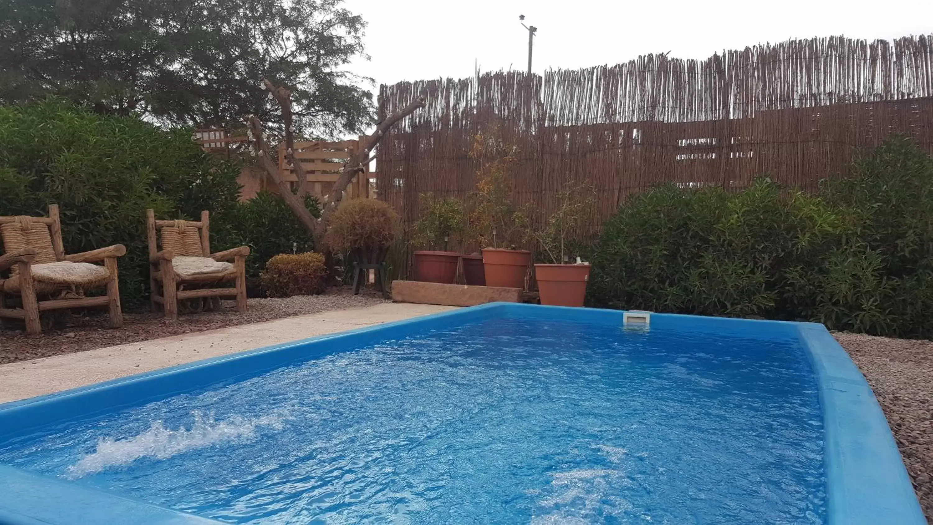 Swimming Pool in Hotel Pat'ta Hoiri