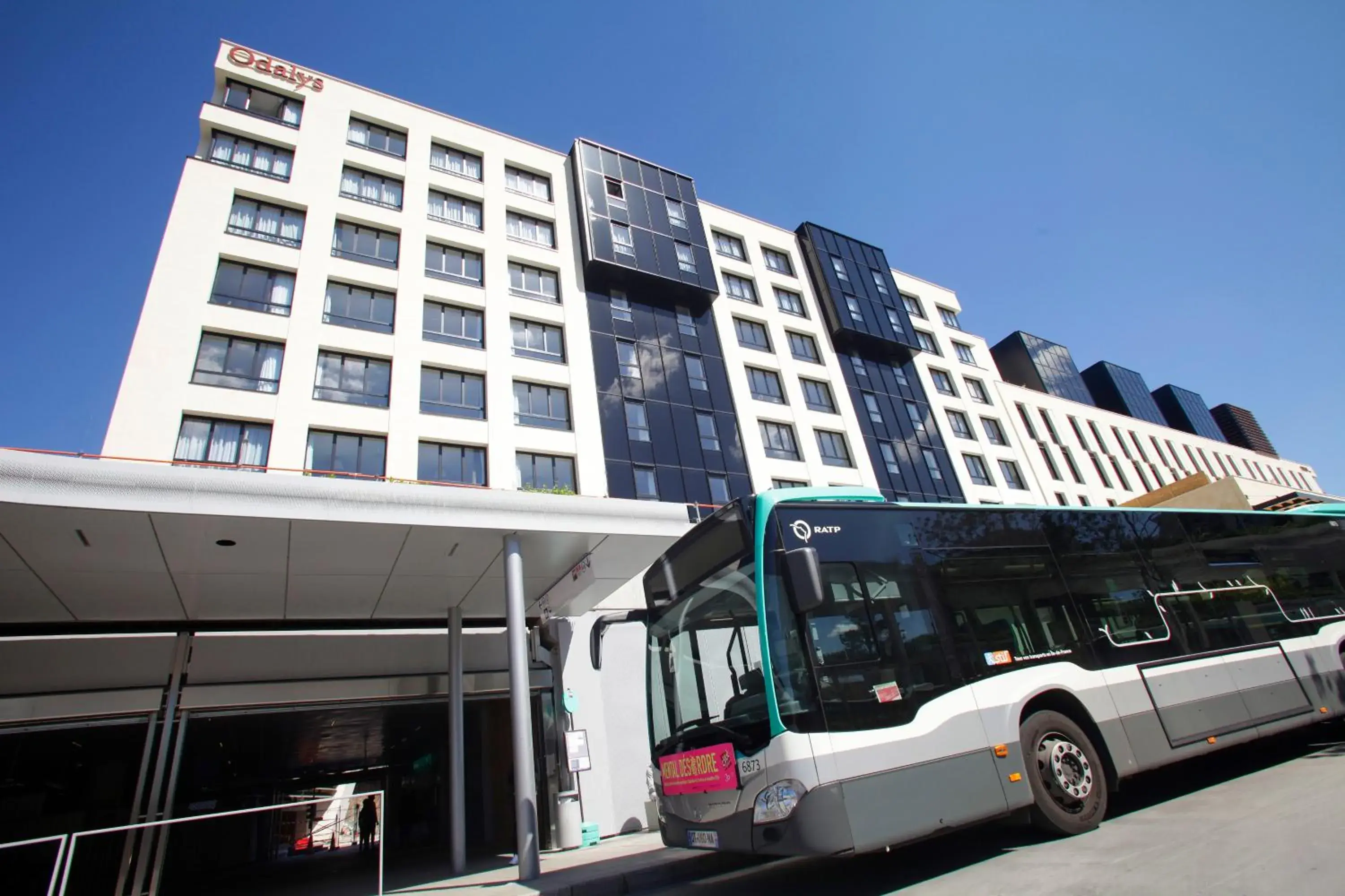 Facade/entrance, Property Building in Apparthotel Odalys Paris Reuil