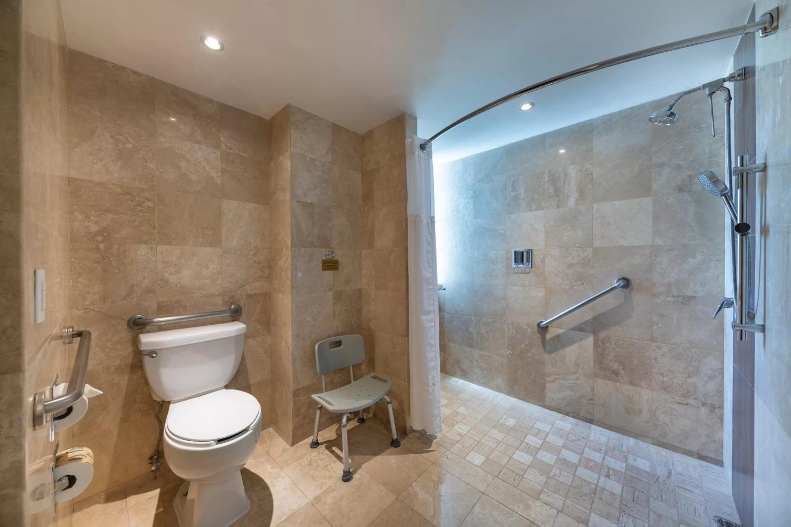 Photo of the whole room in Holiday Inn Guadalajara Select by IHG