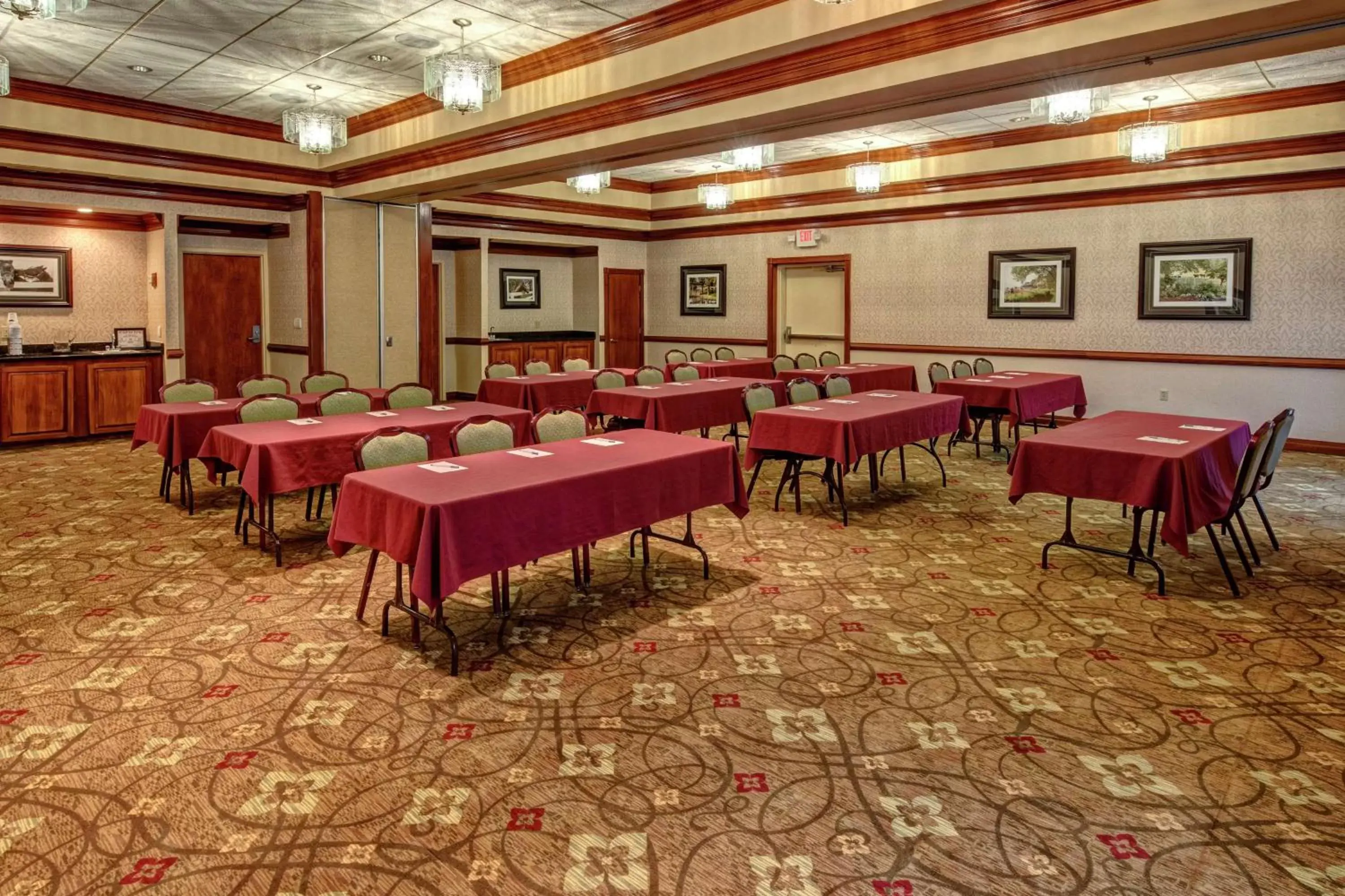 Meeting/conference room, Restaurant/Places to Eat in Hampton Inn Winchester KY
