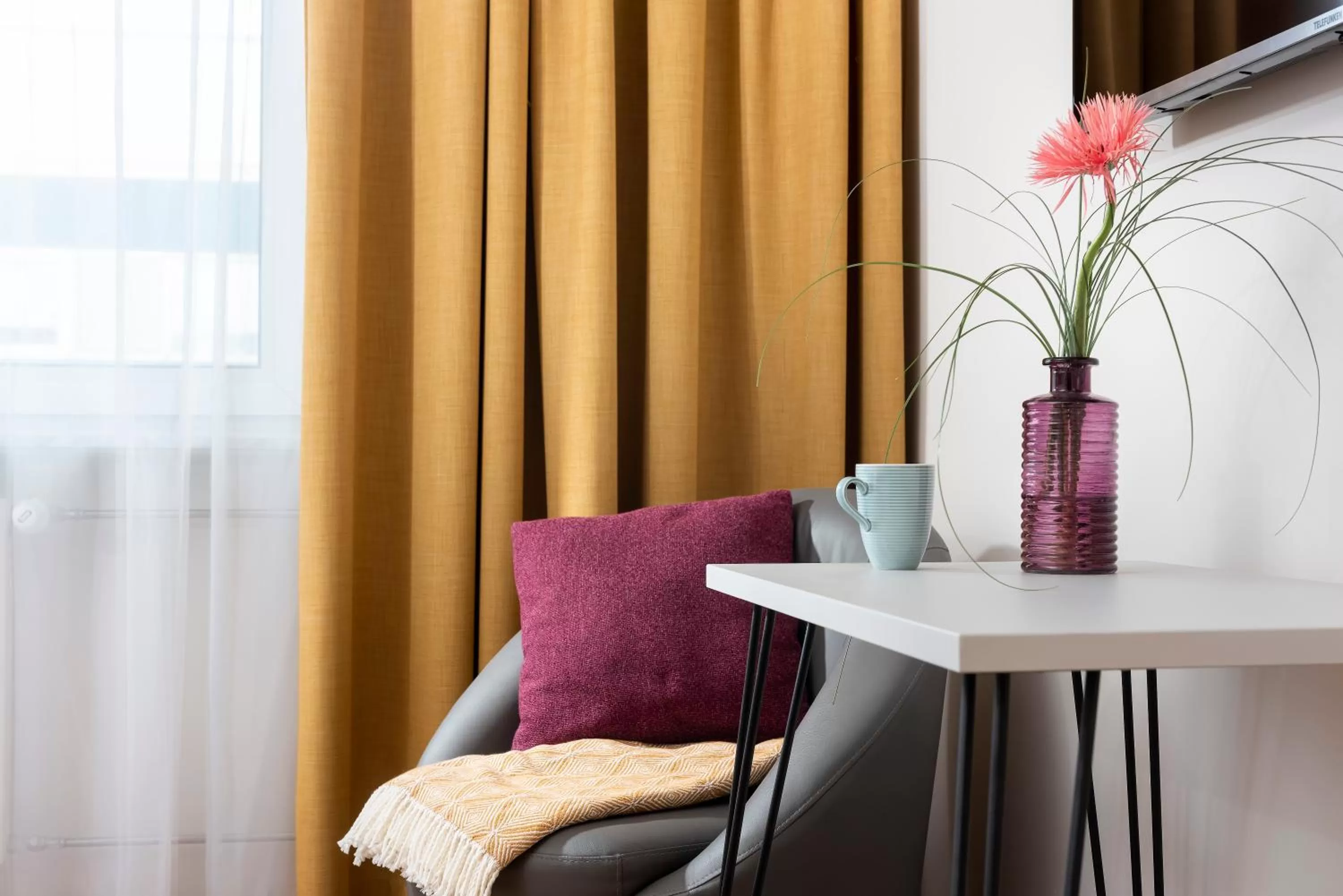 Seating area in SORAT Hotel Berlin