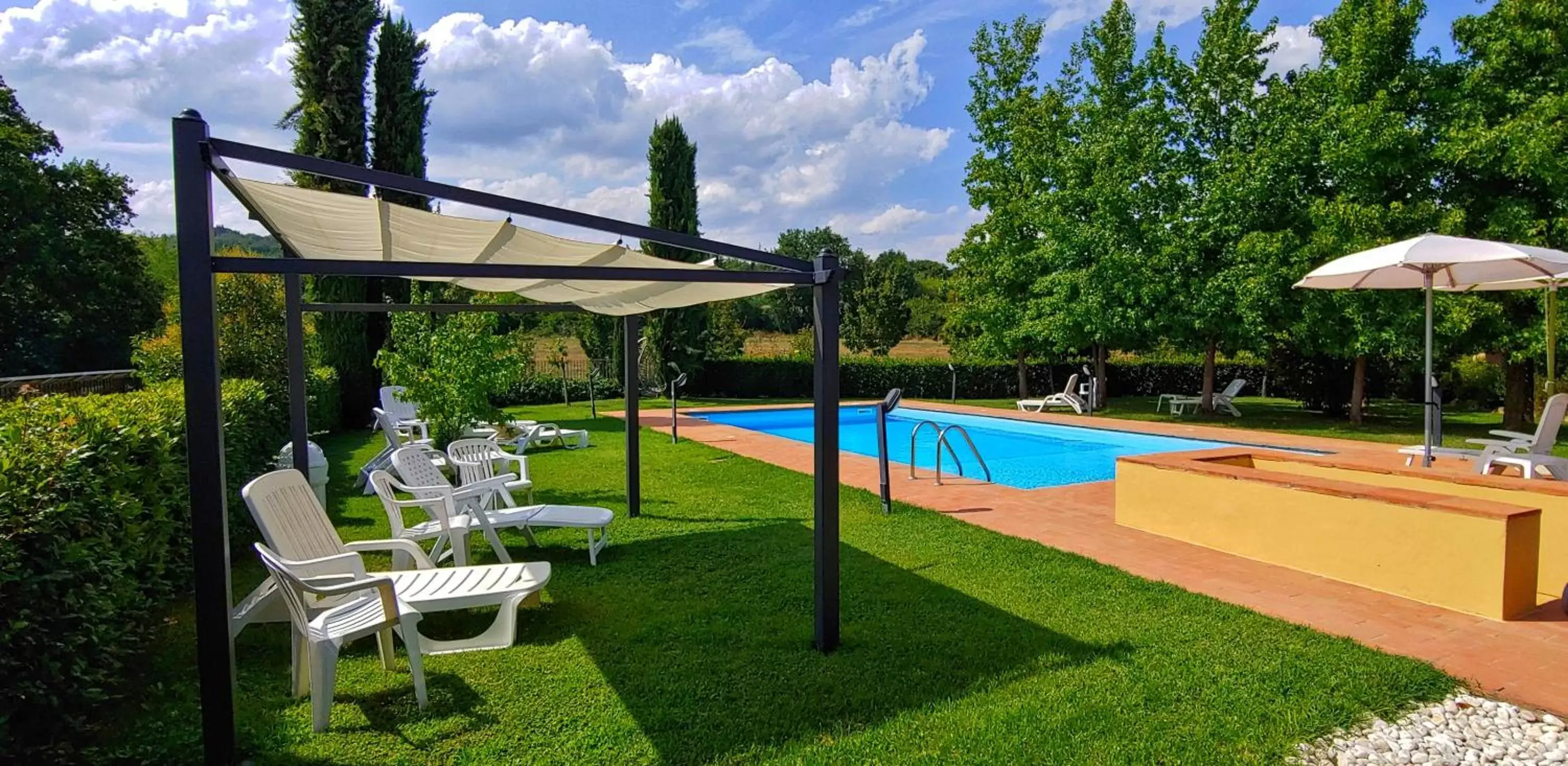 Garden, Swimming Pool in Torrebianca Tuscany