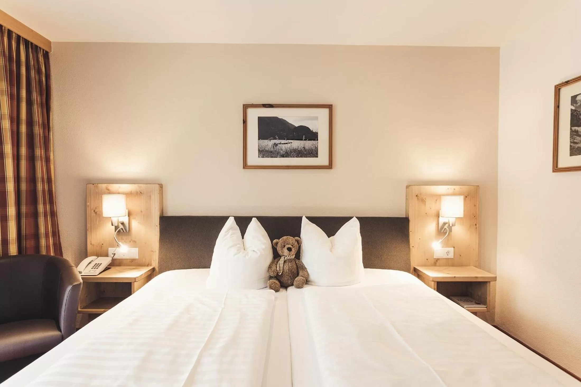 Photo of the whole room, Bed in Hotel Johanna mitten im Ötztal