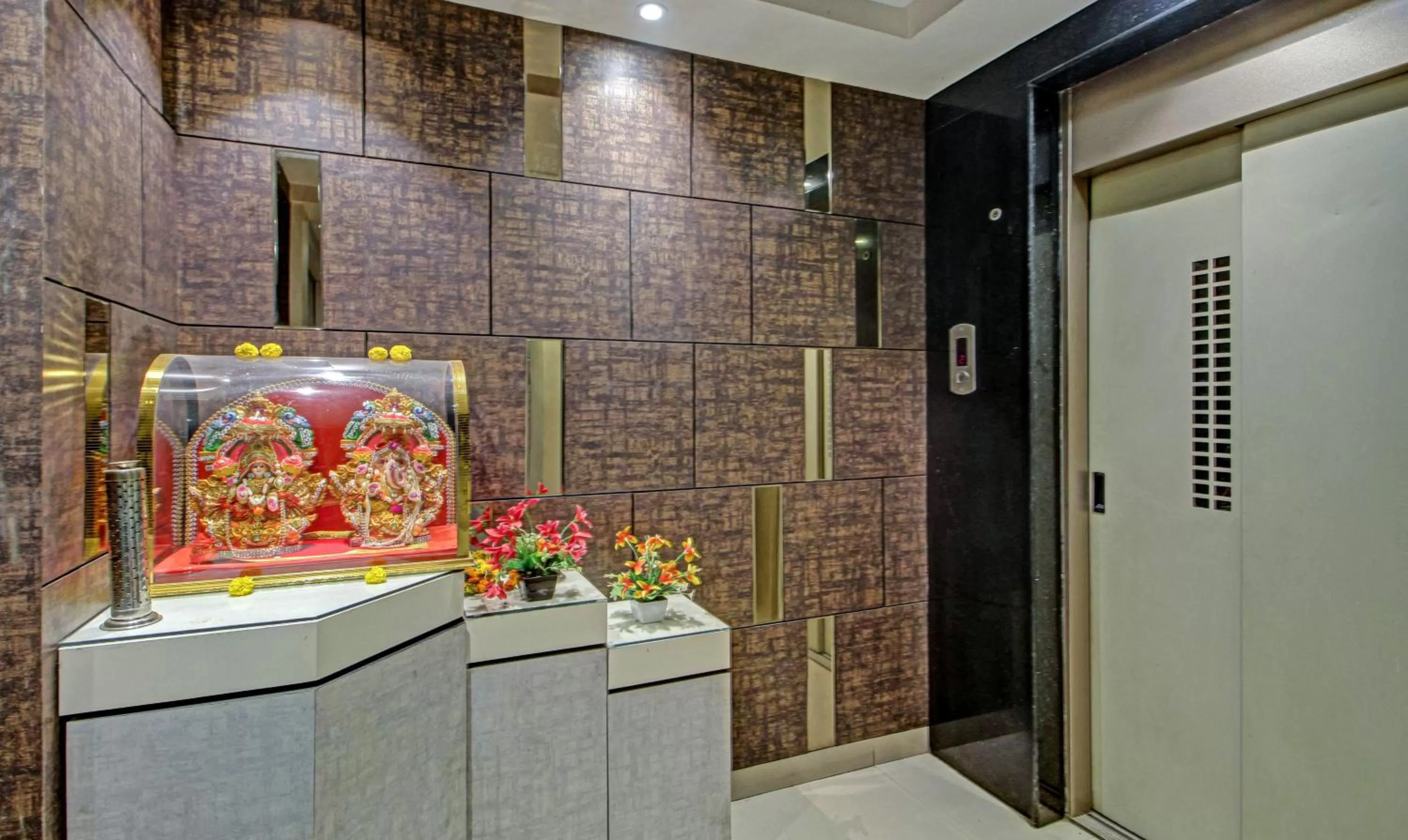 Lobby or reception in Treebo Glassotel Near Ruby Hospital