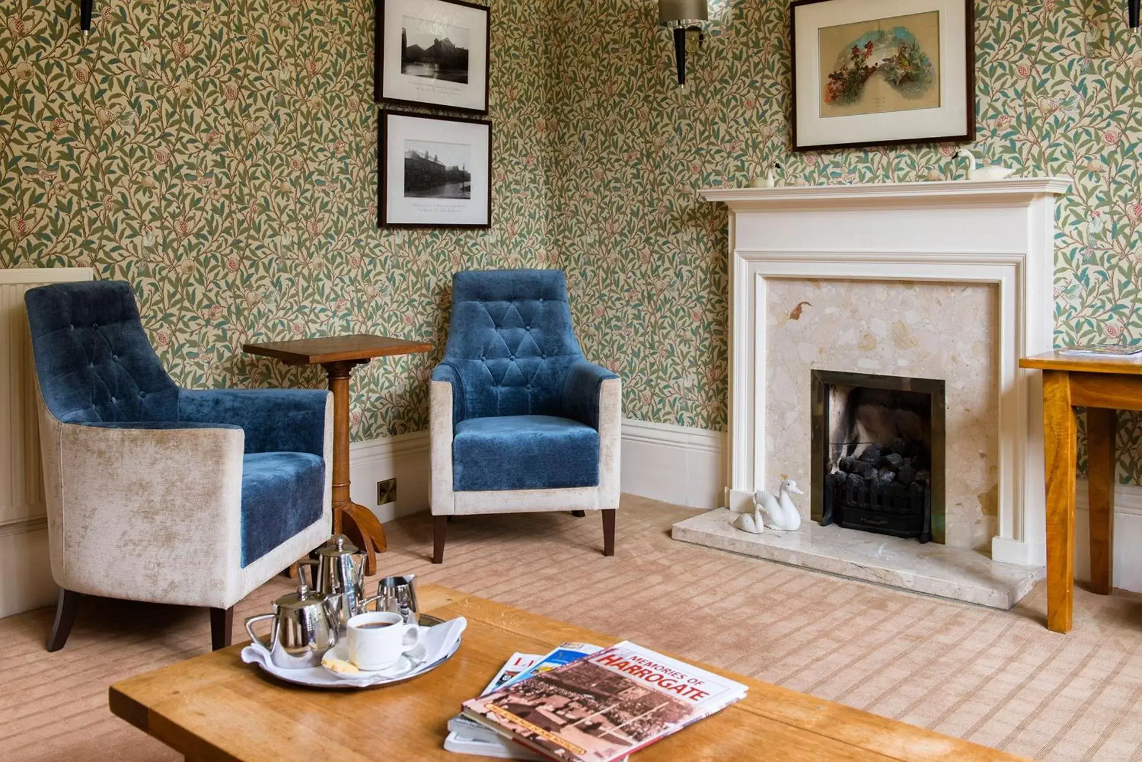 Lounge or bar in Ascot House