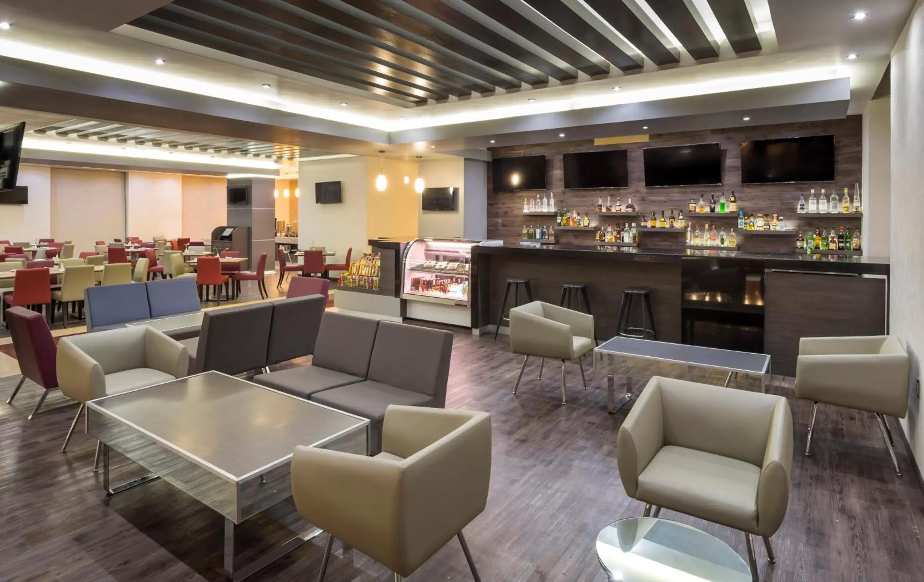 Restaurant/places to eat, Lounge/Bar in Real Inn San Luis Potosi