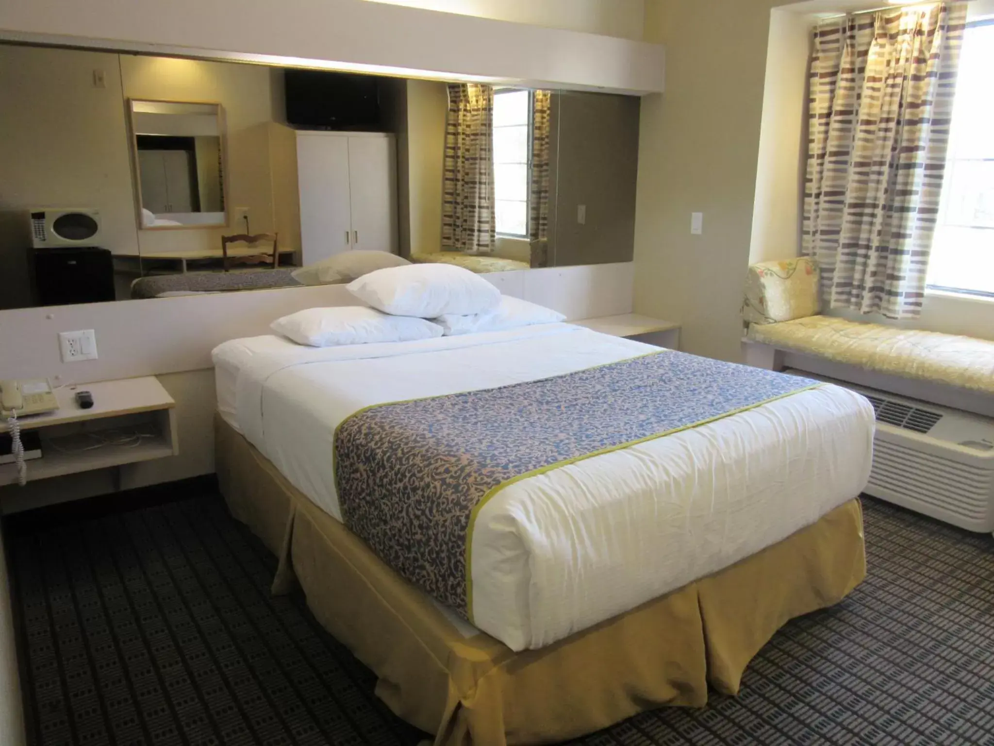 Bed, Room Photo in Microtel Inn & Suites by Wyndham Arlington/Dallas Area
