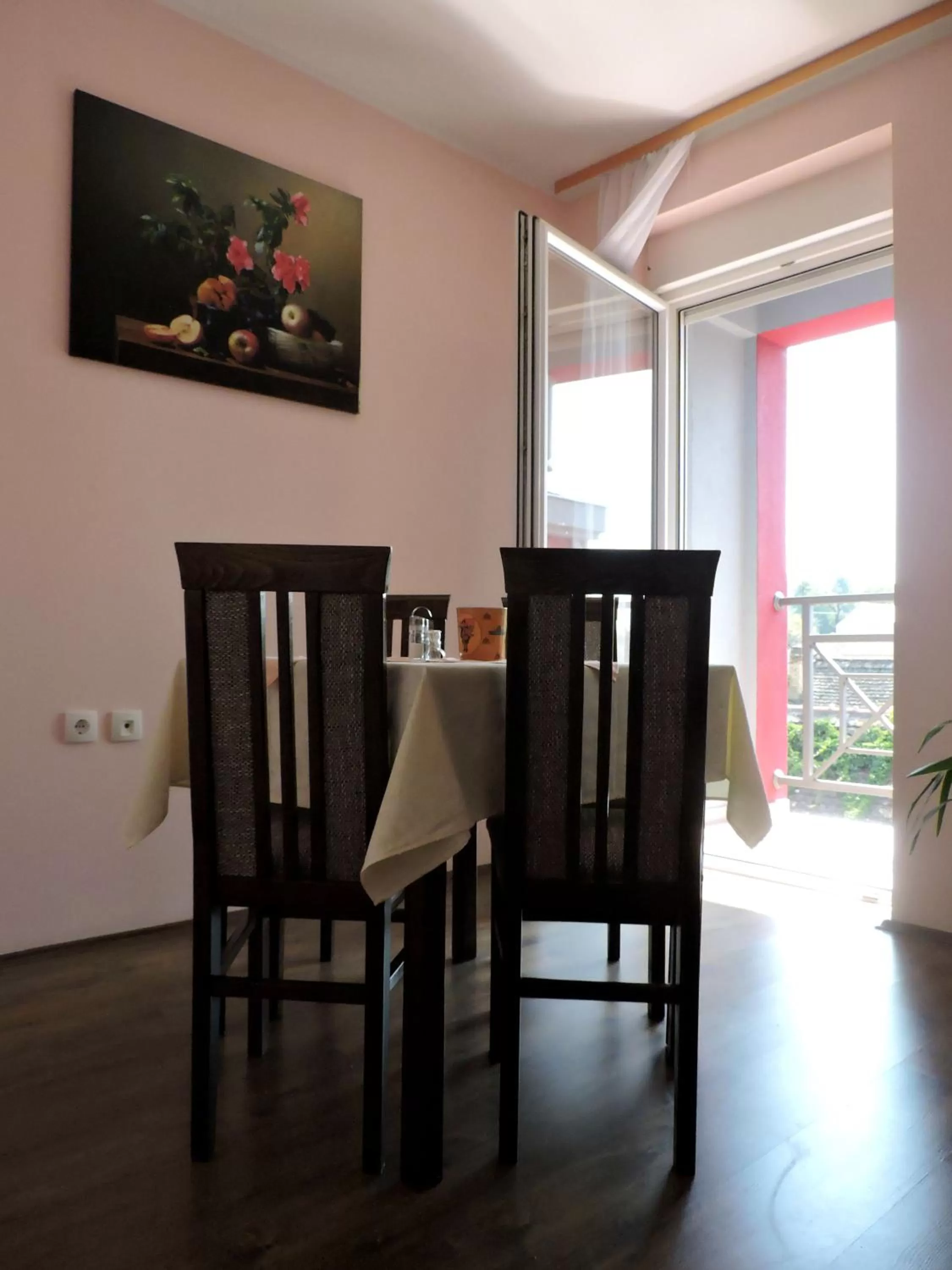 Dining area in B&B Zmajevo Gnezdo 021