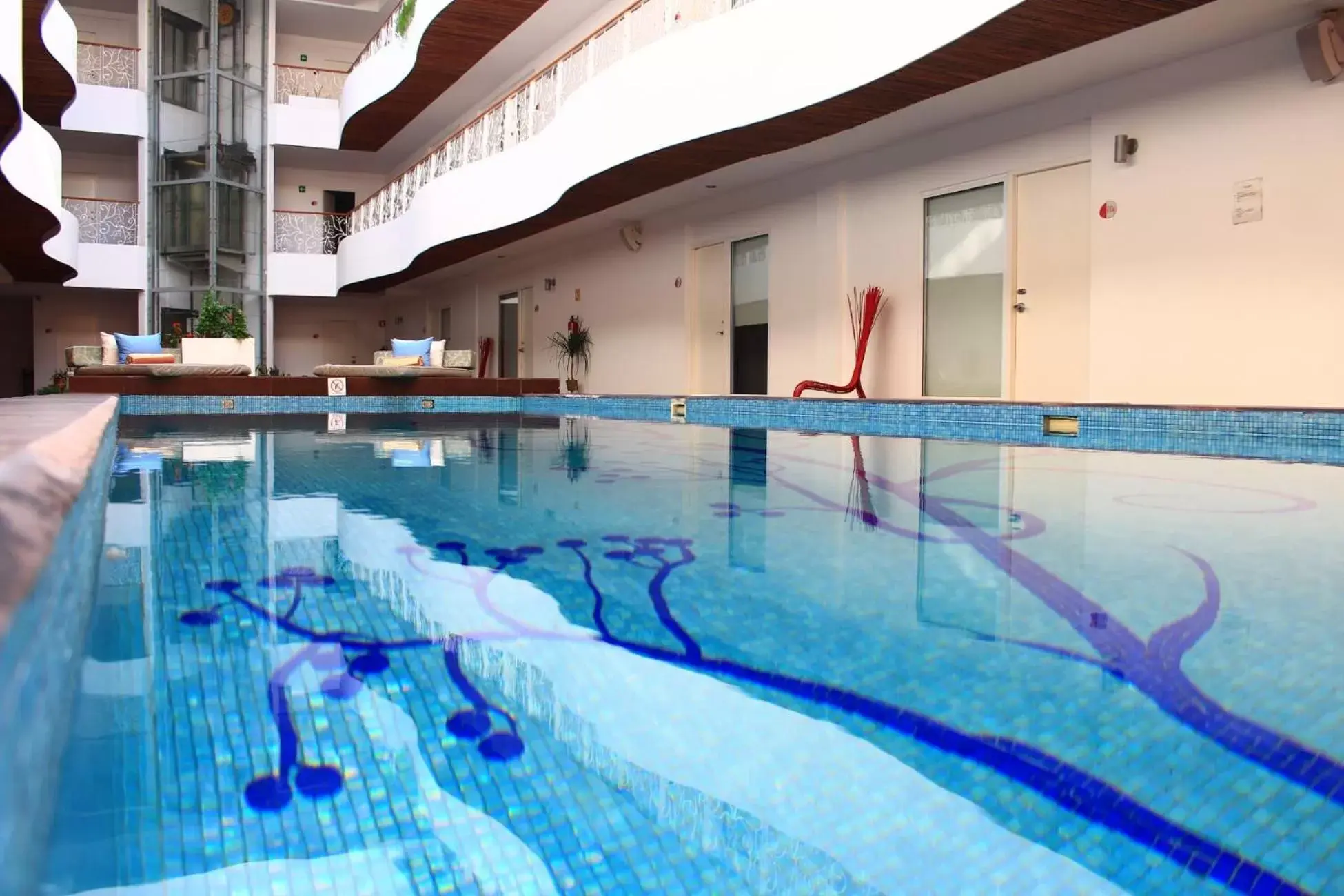 Swimming Pool in In Fashion Hotel & Spa