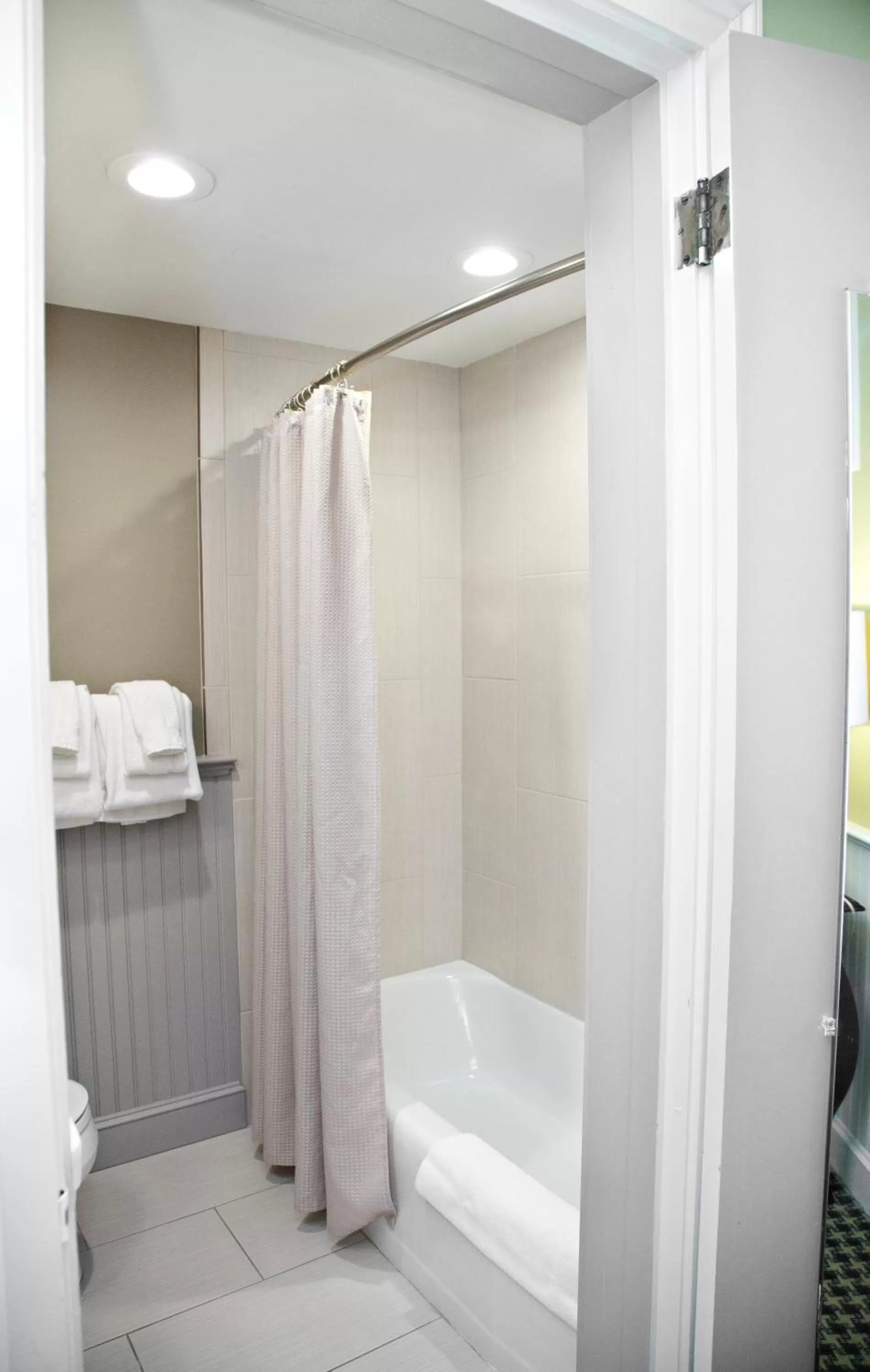 Bathroom in Concord's Colonial Inn