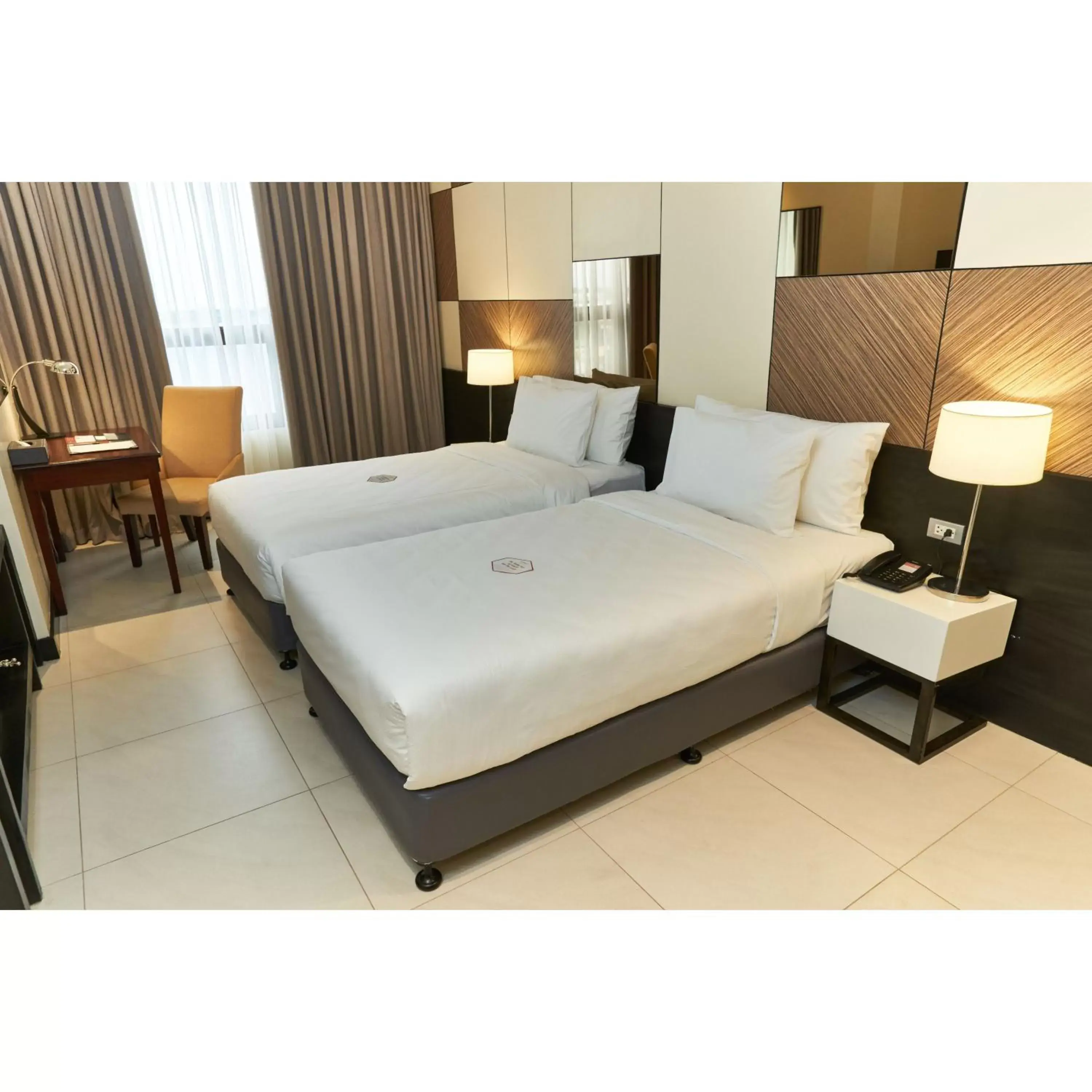 Bed in Summit Hotel Tacloban