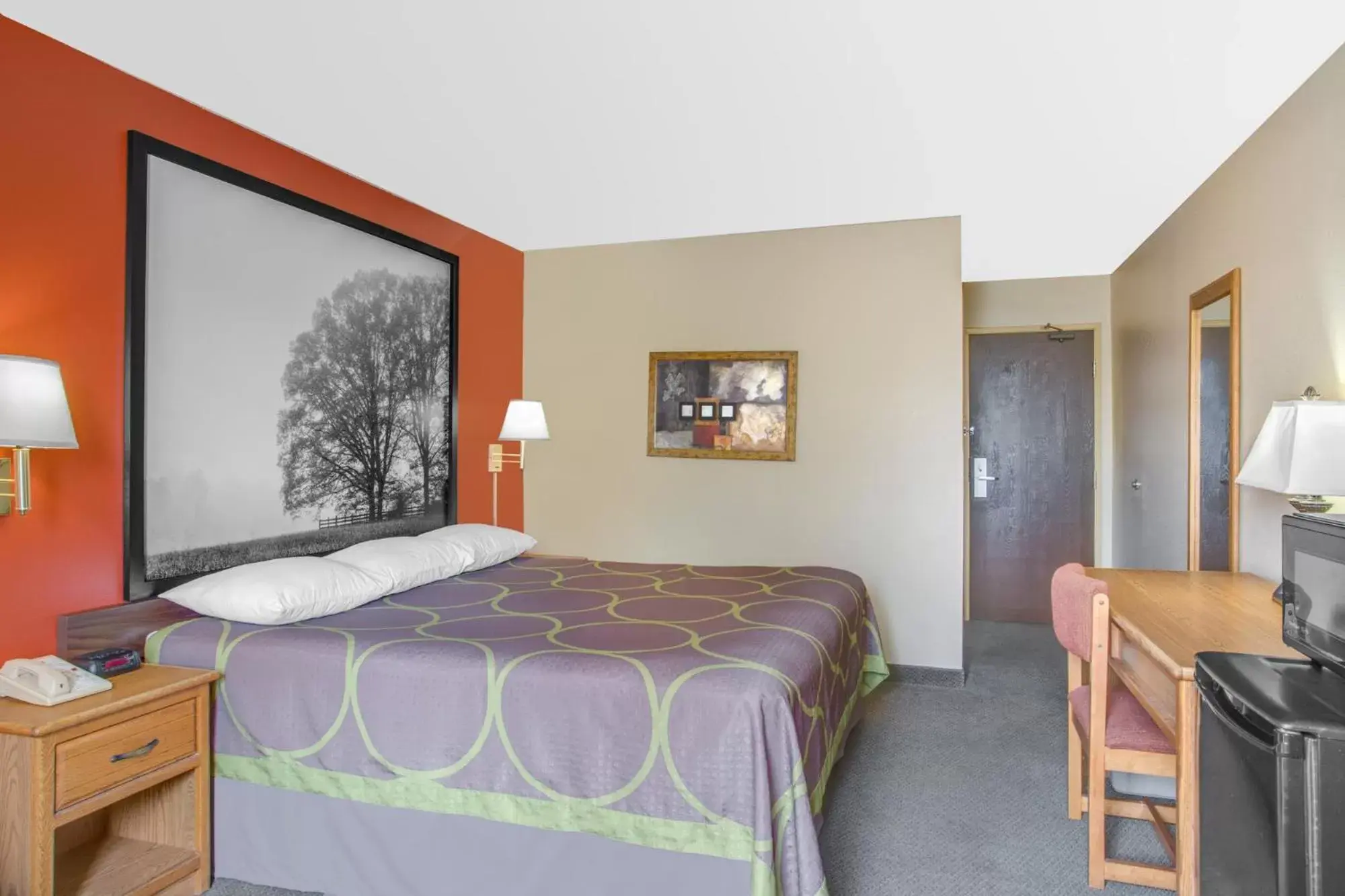 Bed in Super 8 by Wyndham Christiansburg/Blacksburg Area