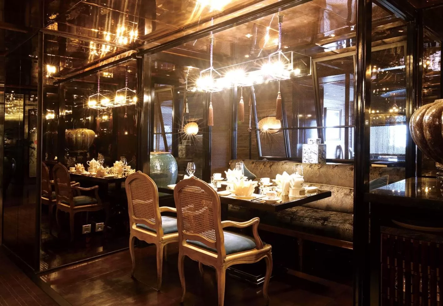 Restaurant/places to eat in Palais de Chine Hotel