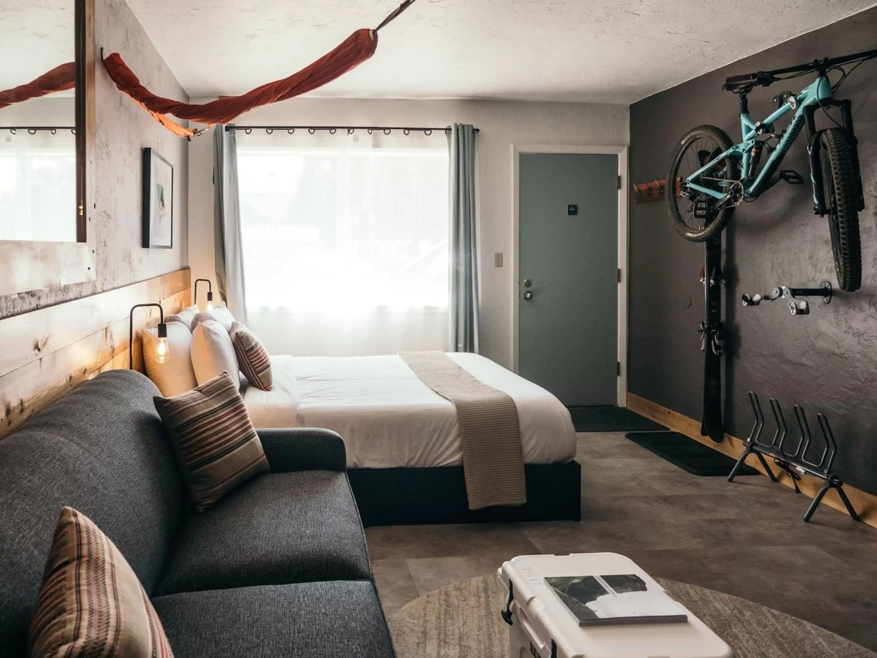 Photo of the whole room, Bed in Summit View Inn Photo of the whole room, Bed in Summit View Inn