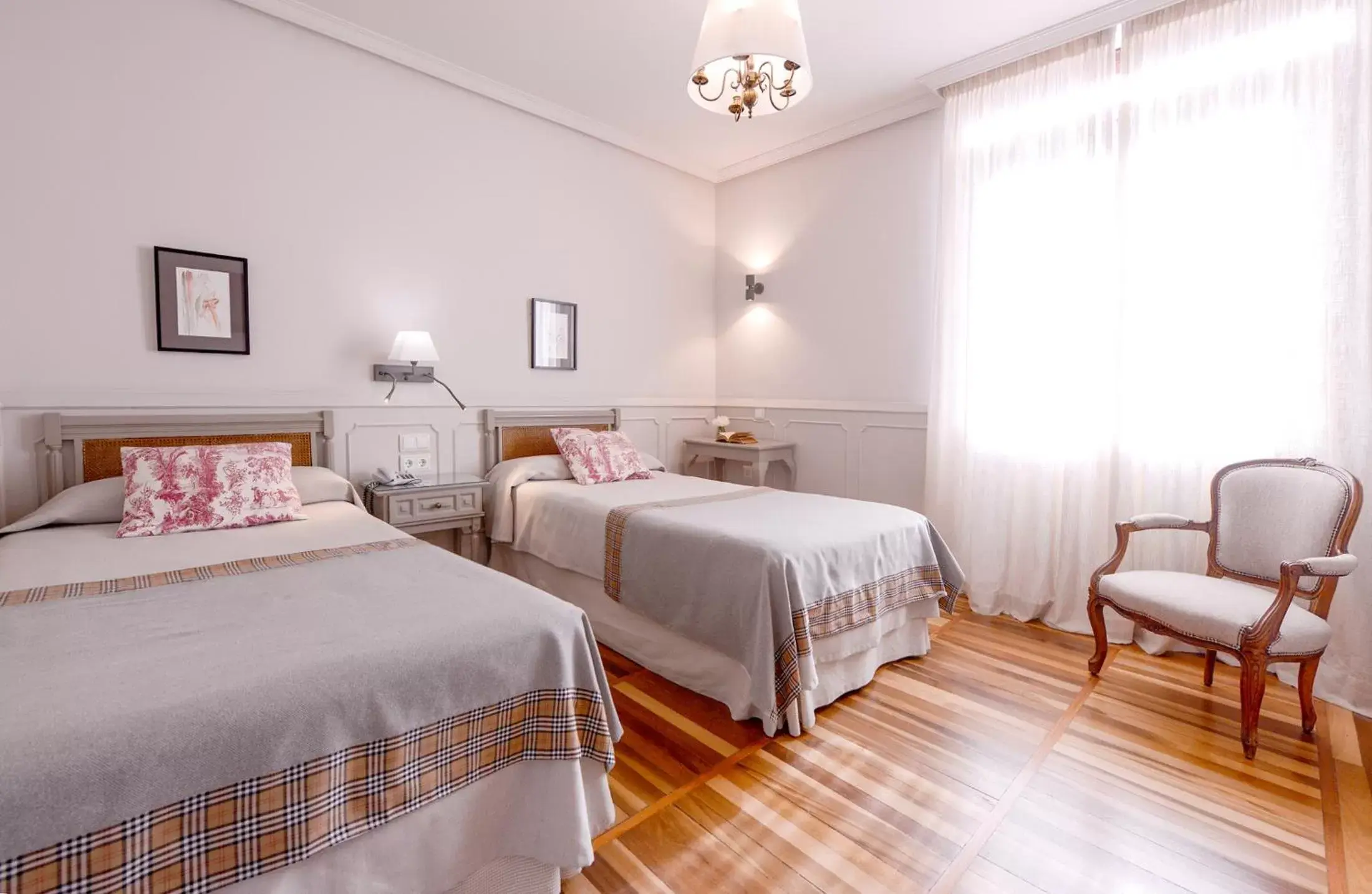 Bed in Hotel Alcazar Irun Bed in Hotel Alcazar Irun