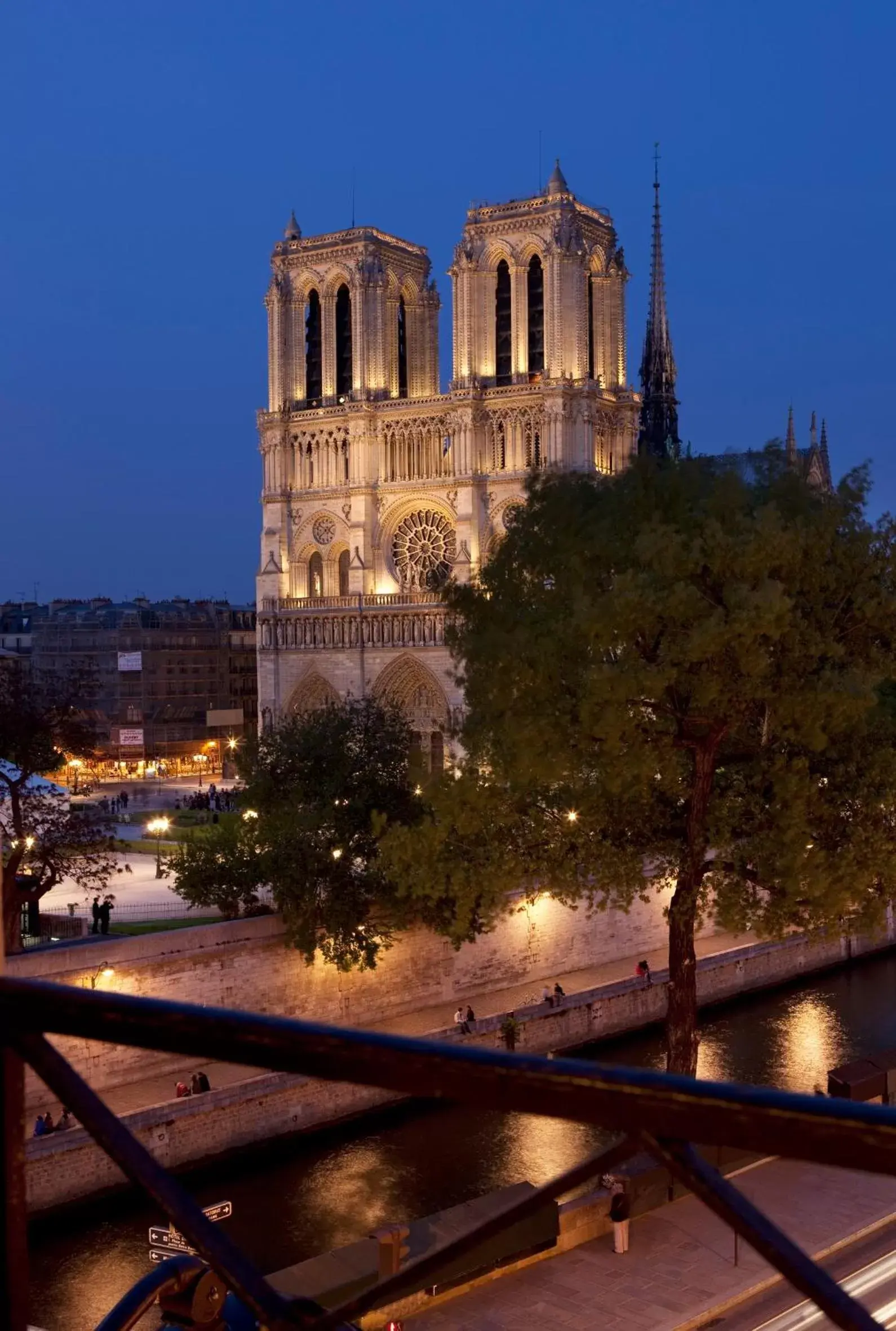 Nearby landmark in Hotel Le Notre Dame Saint Michel