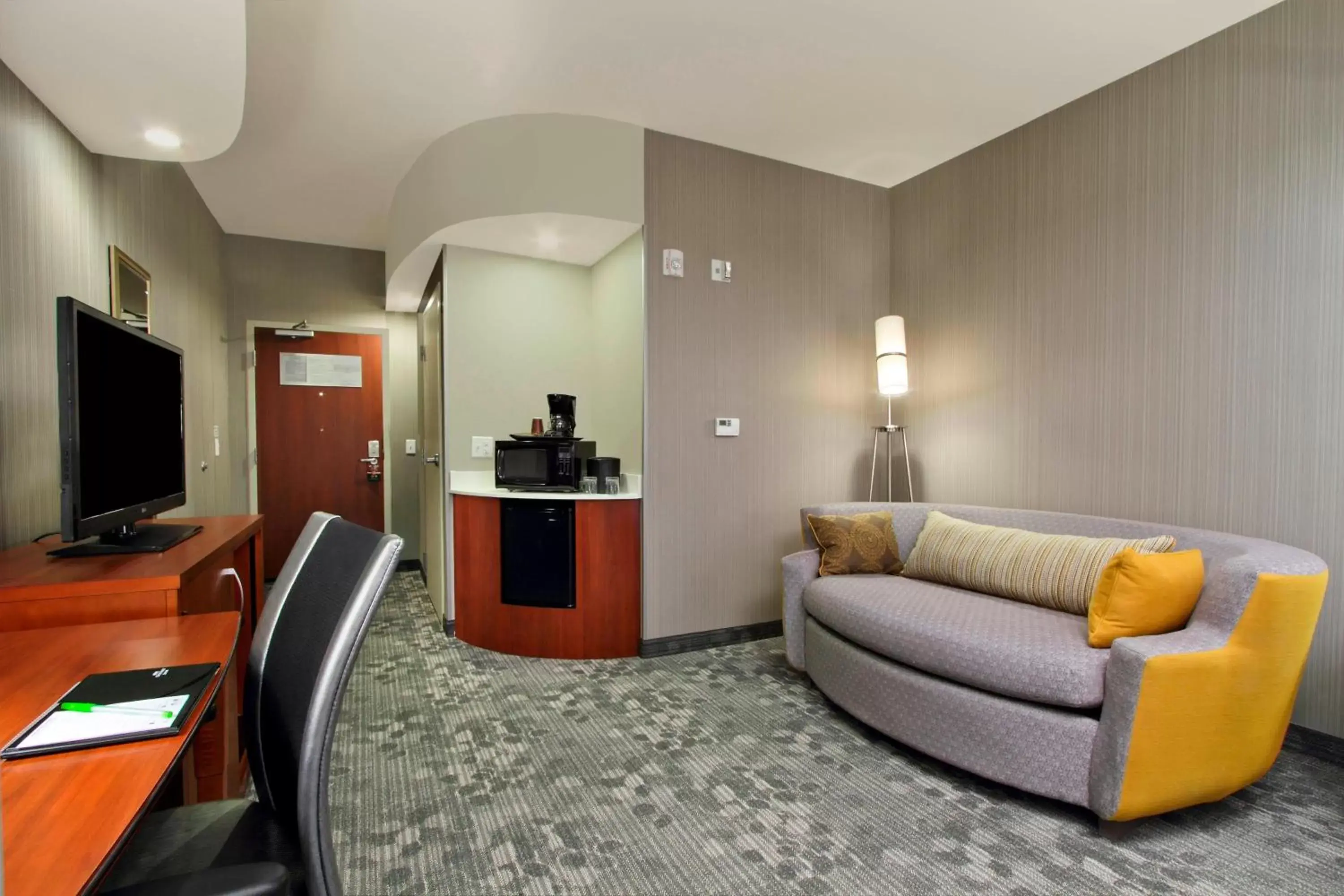 Living room, Seating Area in Courtyard by Marriott Victoria