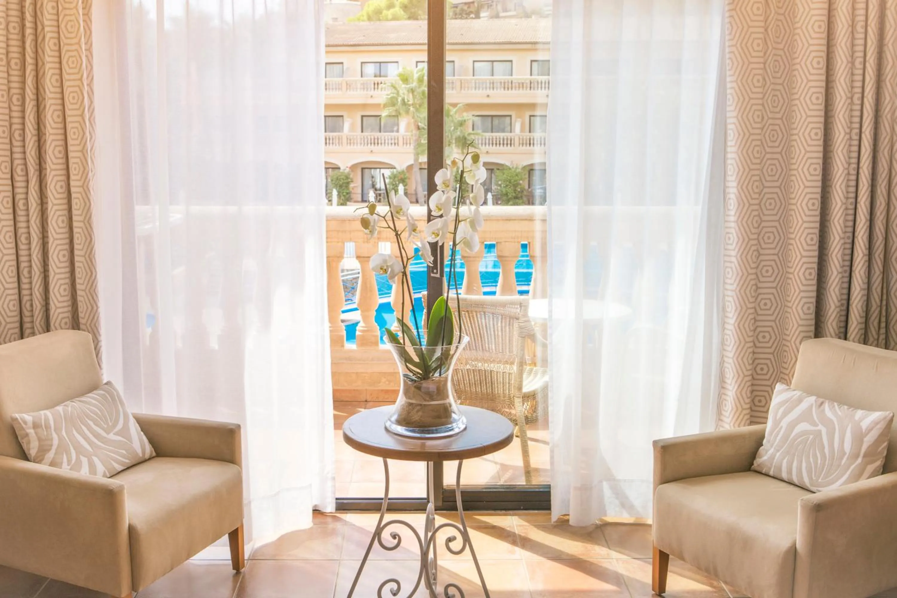 Lounge or bar in Mon Port Hotel & Spa