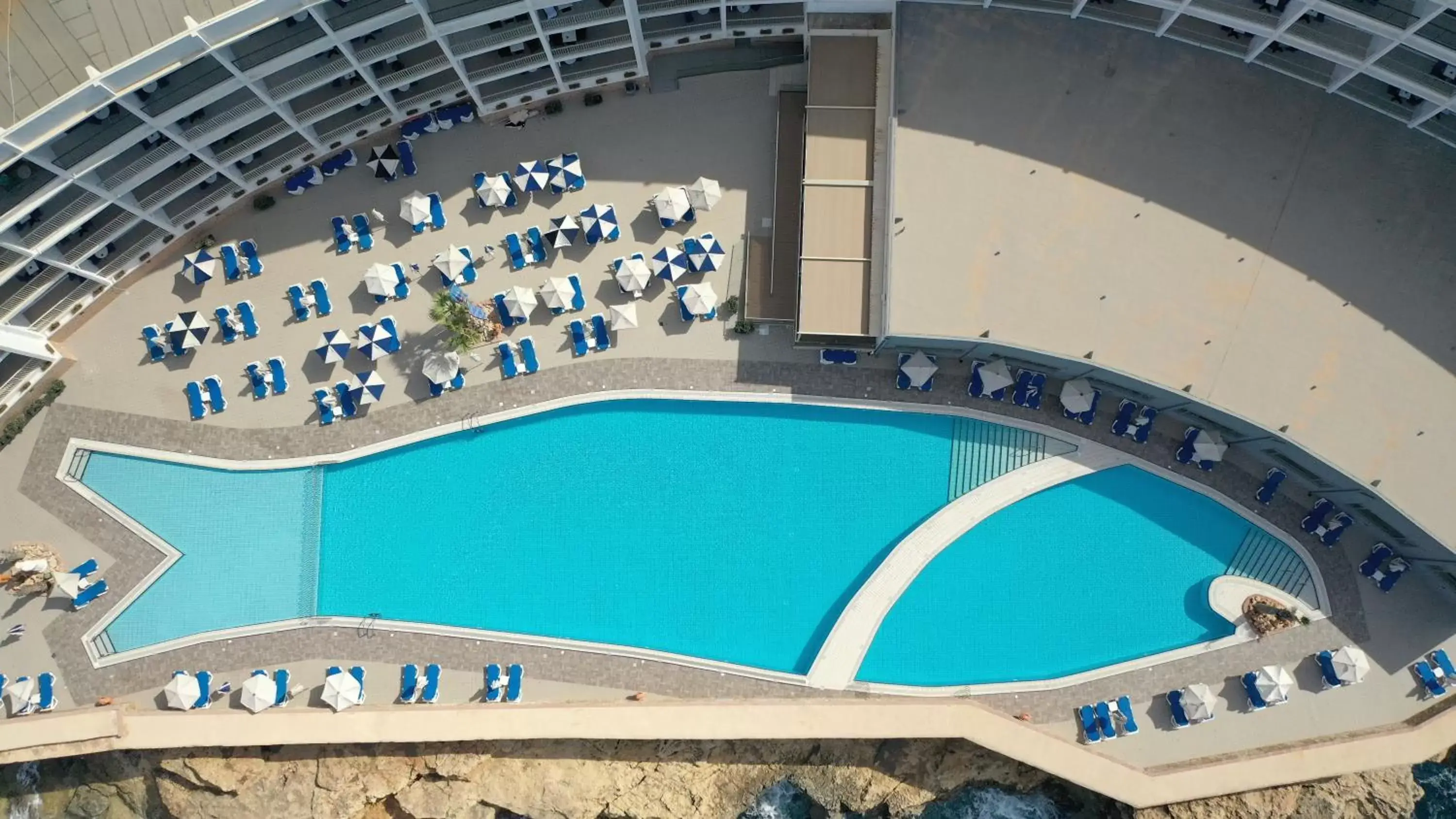 Property building in Paradise Bay Resort Property building in Paradise Bay Resort