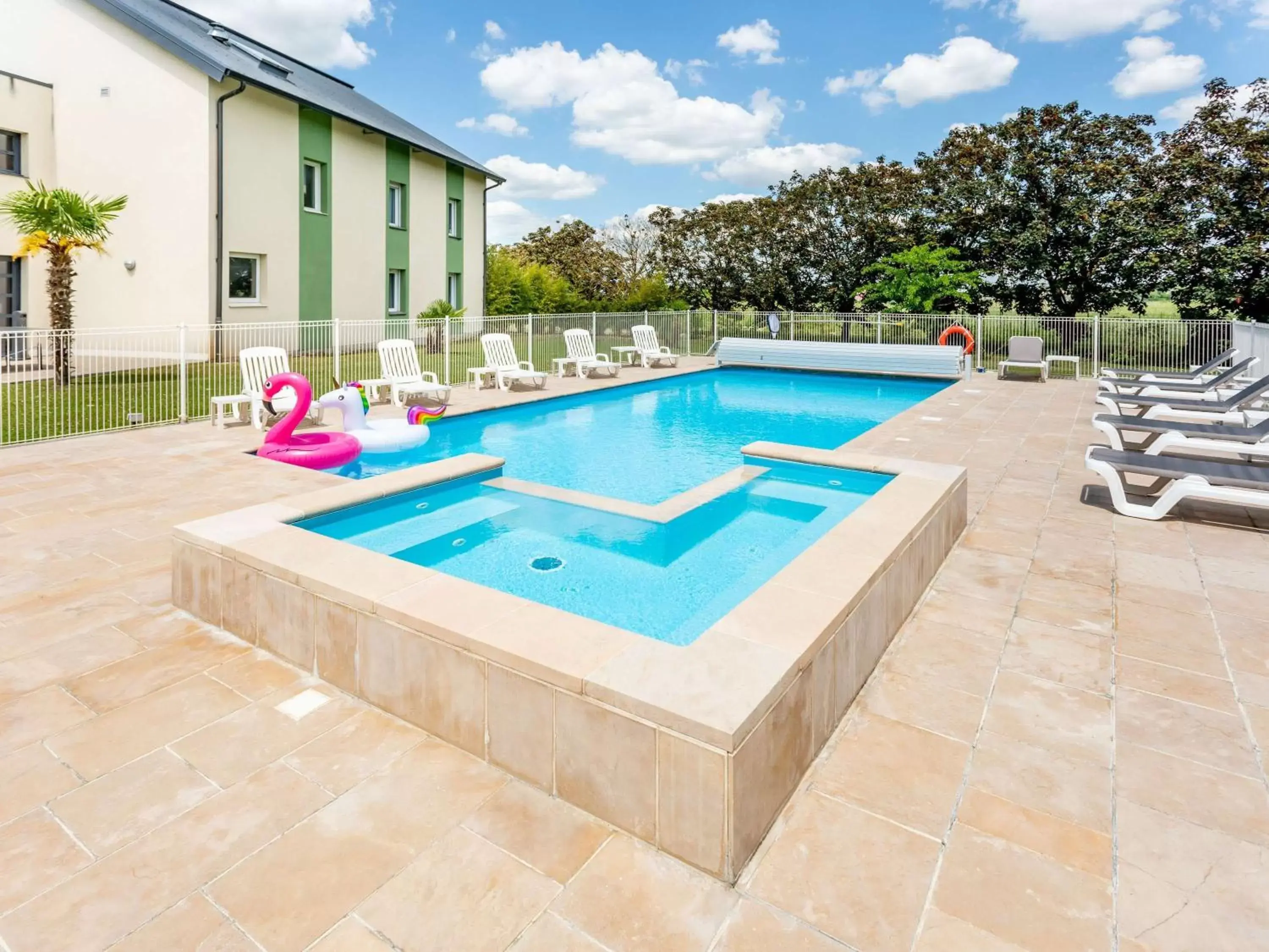 Pool view, Swimming Pool in ibis Styles Bourges