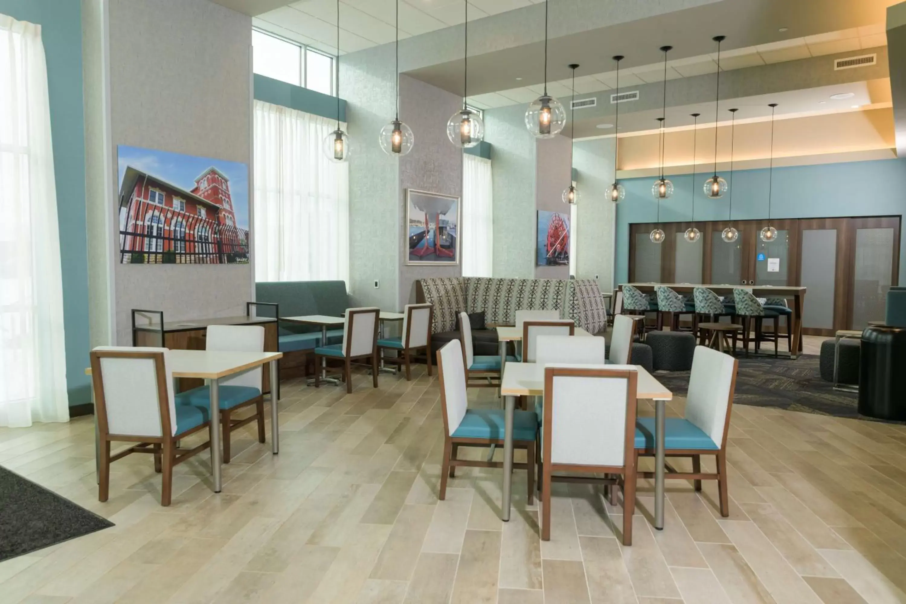 Lobby or reception, Restaurant/Places to Eat in Hampton Inn & Suites Erie Bayfront