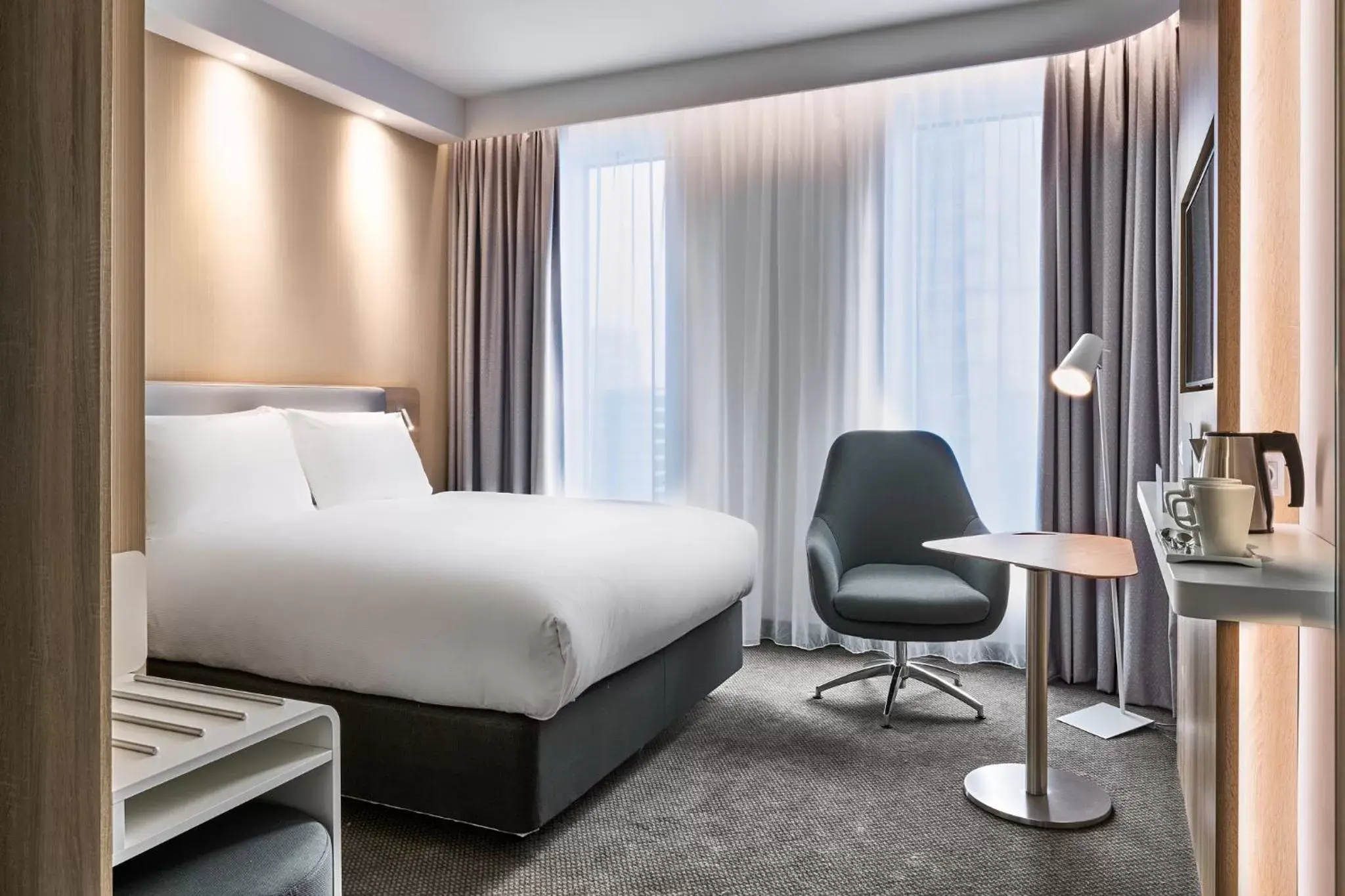 Photo of the whole room, Bed in Holiday Inn Express - Warsaw - The HUB, an IHG Hotel