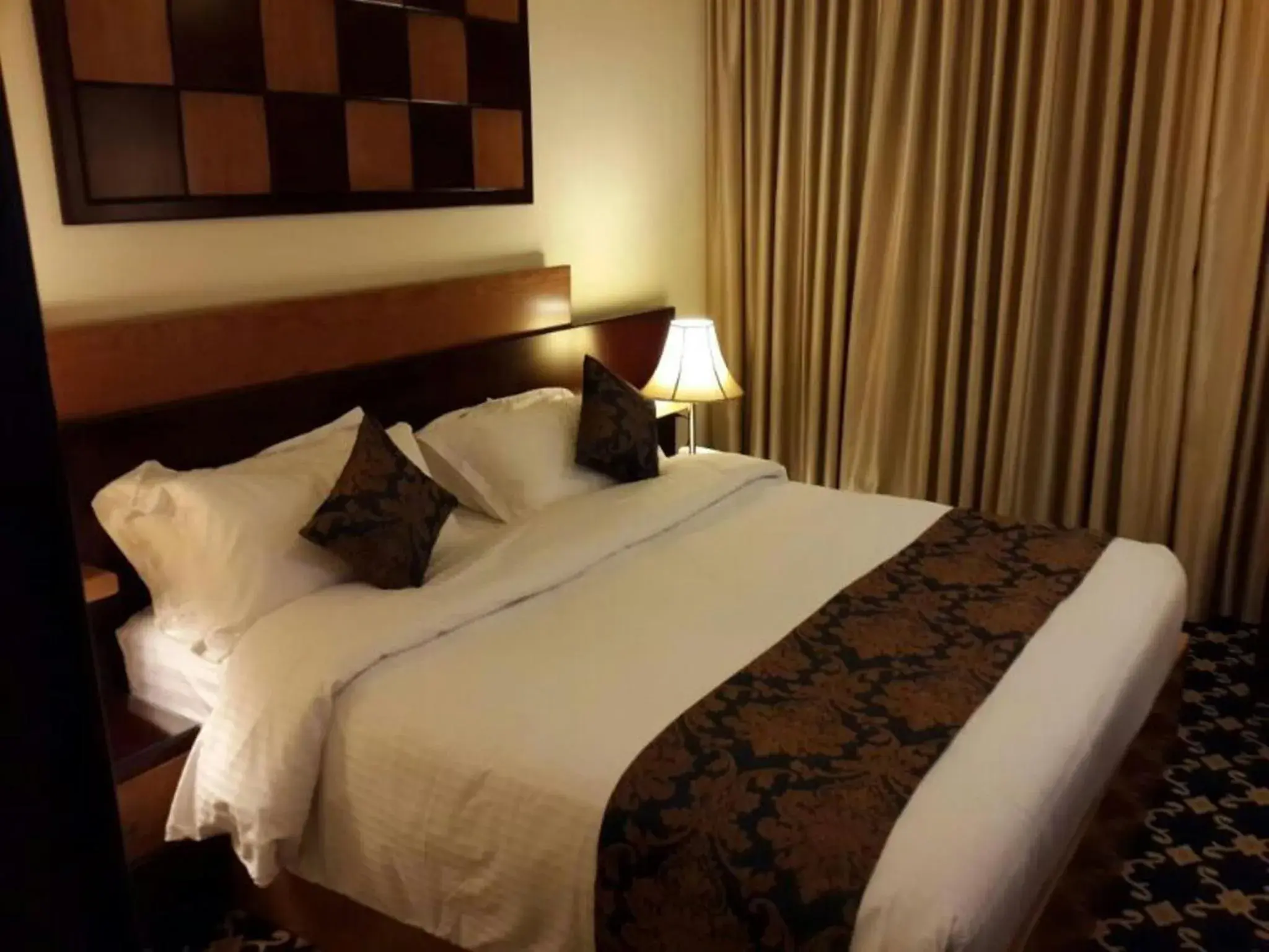 Bedroom, Bed in Al Thuraya Hotel