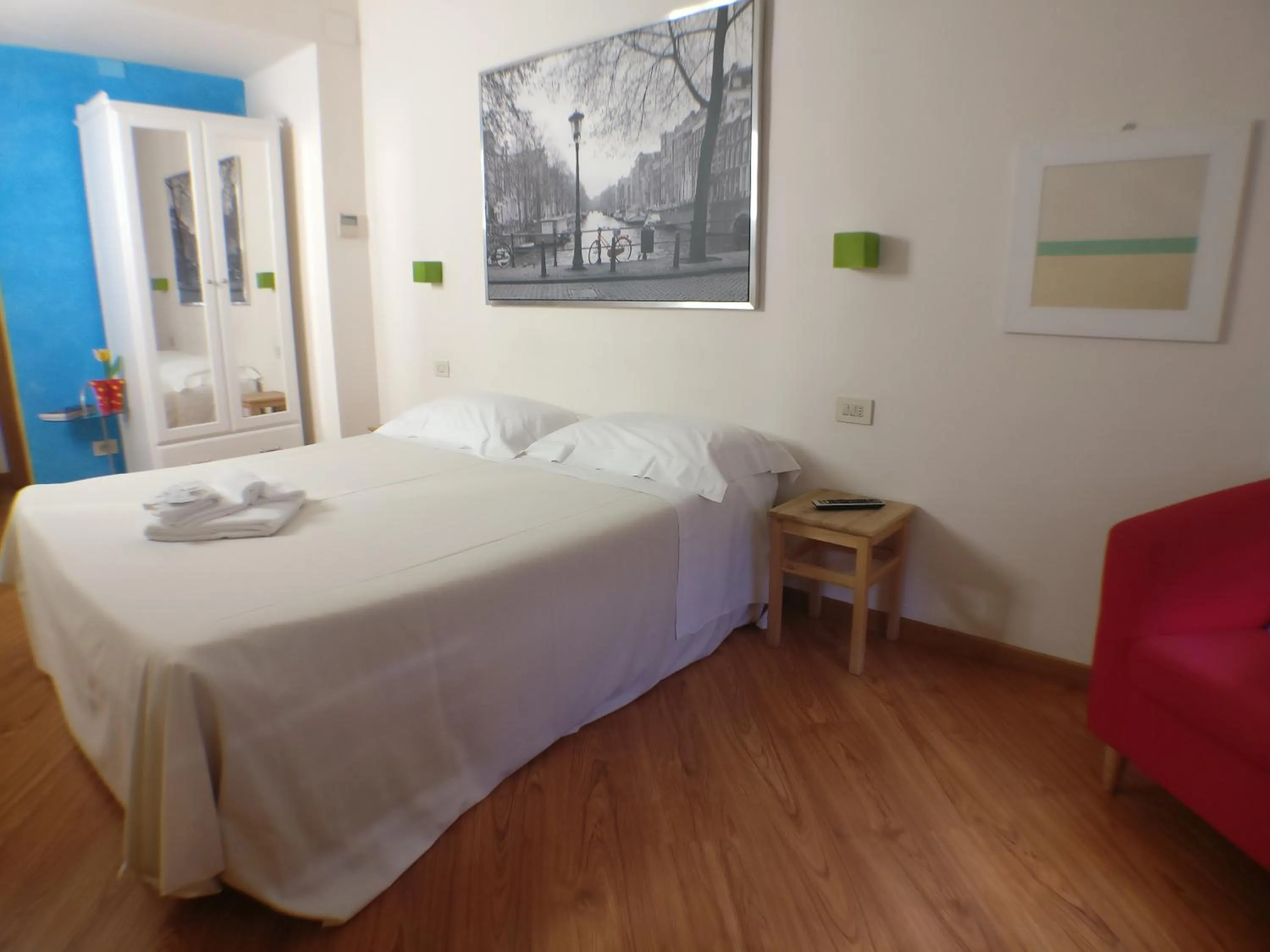 Bed in Il Girasole High Quality Inn