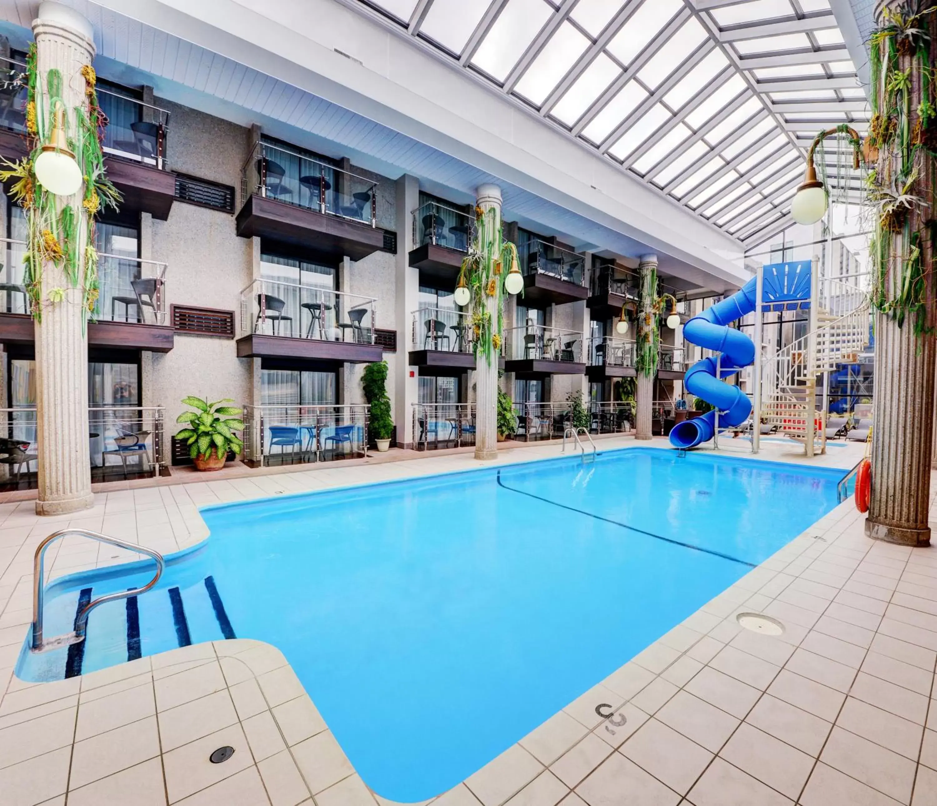 Swimming Pool in Hôtel Universel, Centre de congrès Rivière-du-Loup