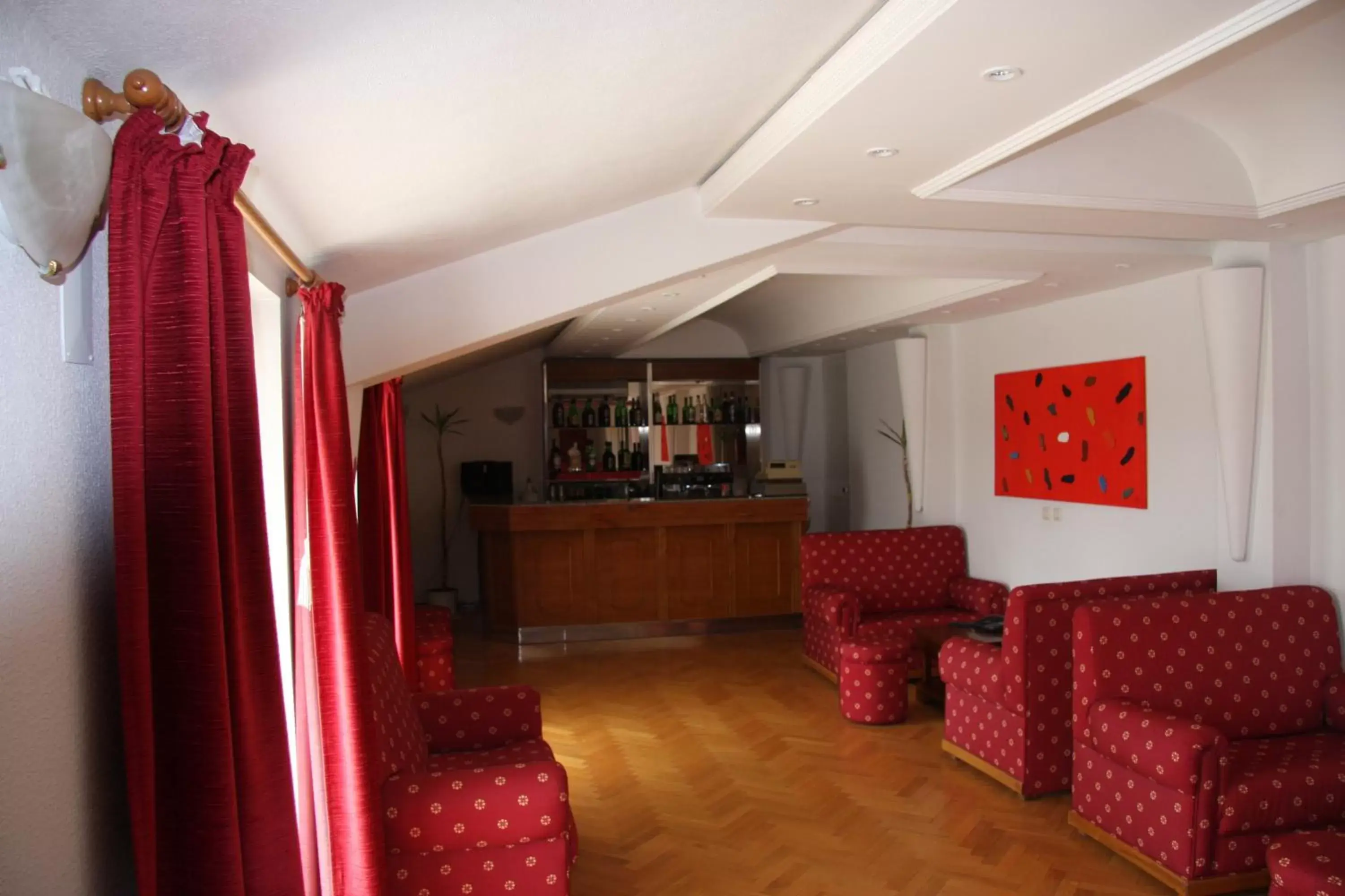 Communal lounge/ TV room, Lobby/Reception in Hotel Turismo Miranda