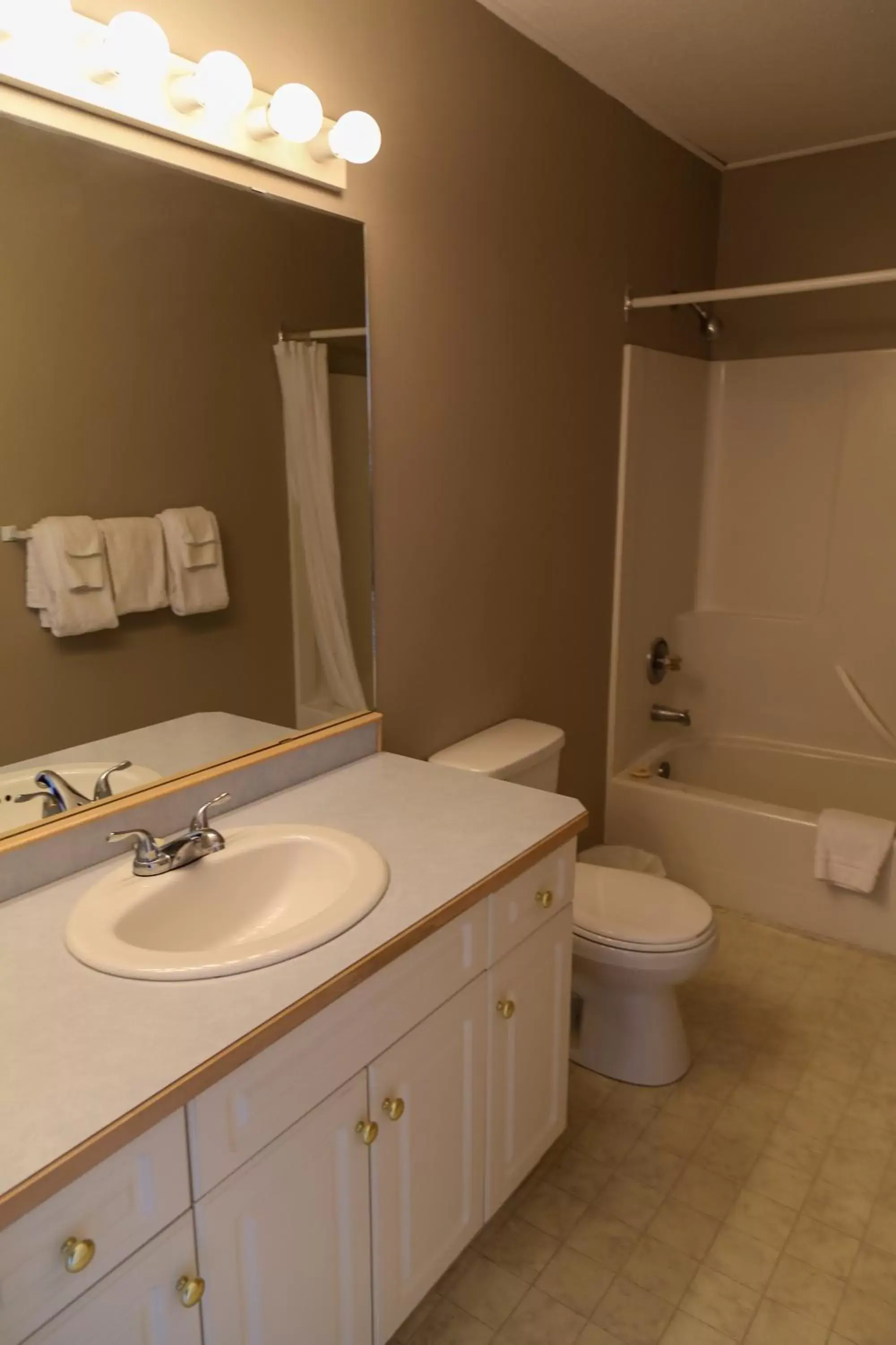 Bathroom in Richter Pass Beach Resort