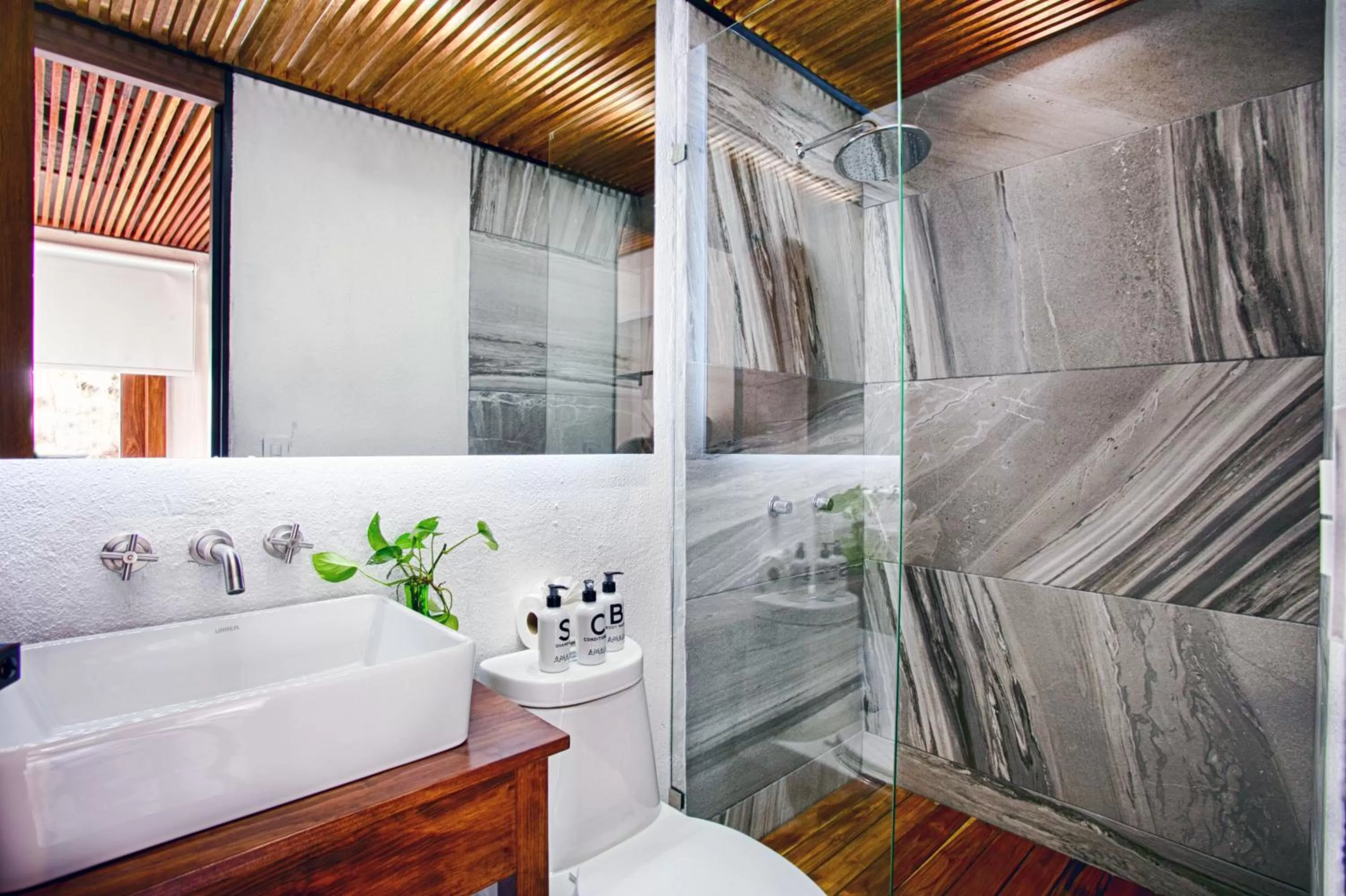 Toilet in Amaia Boutique Hotel