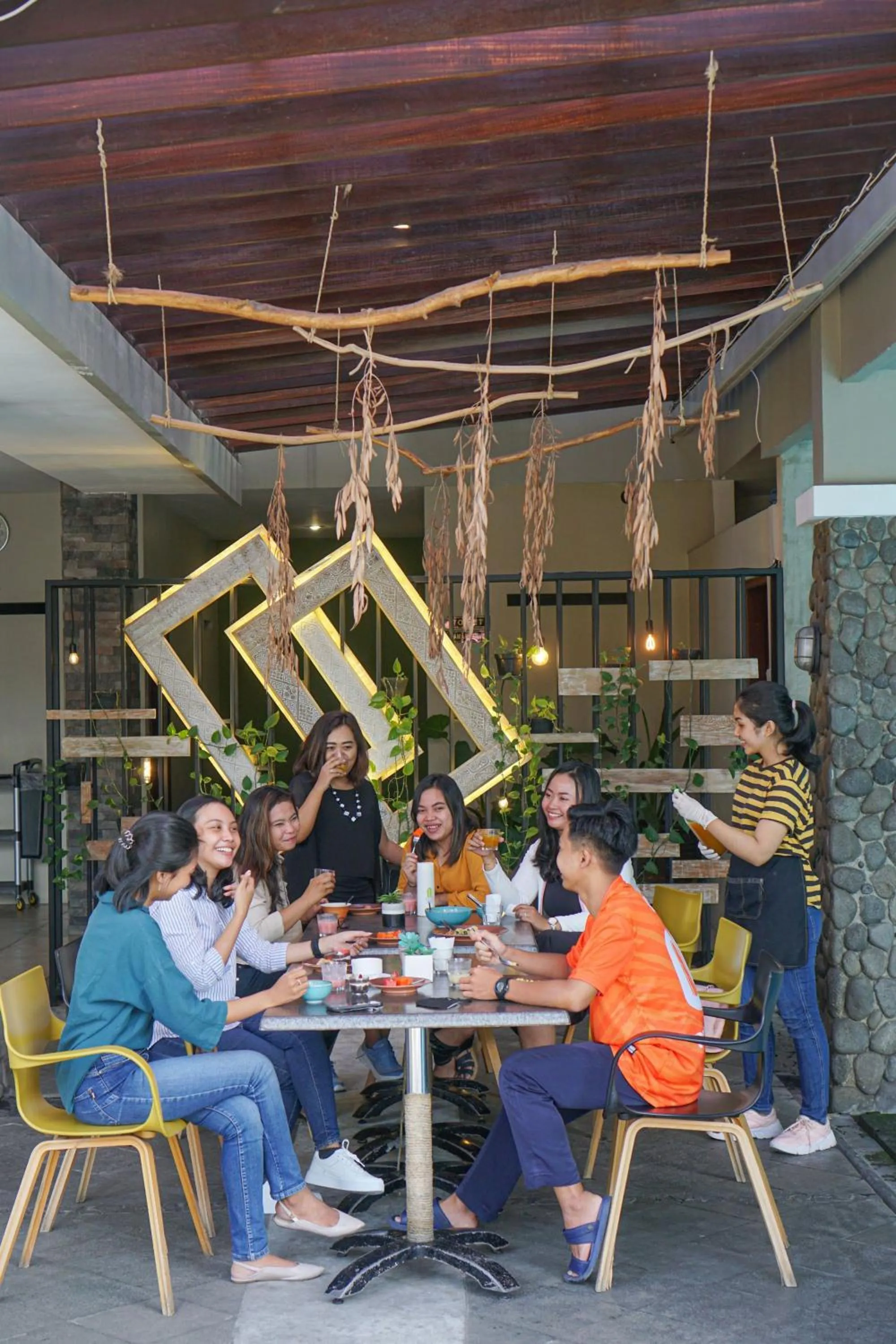 Restaurant/places to eat in Hotel Sriti Magelang