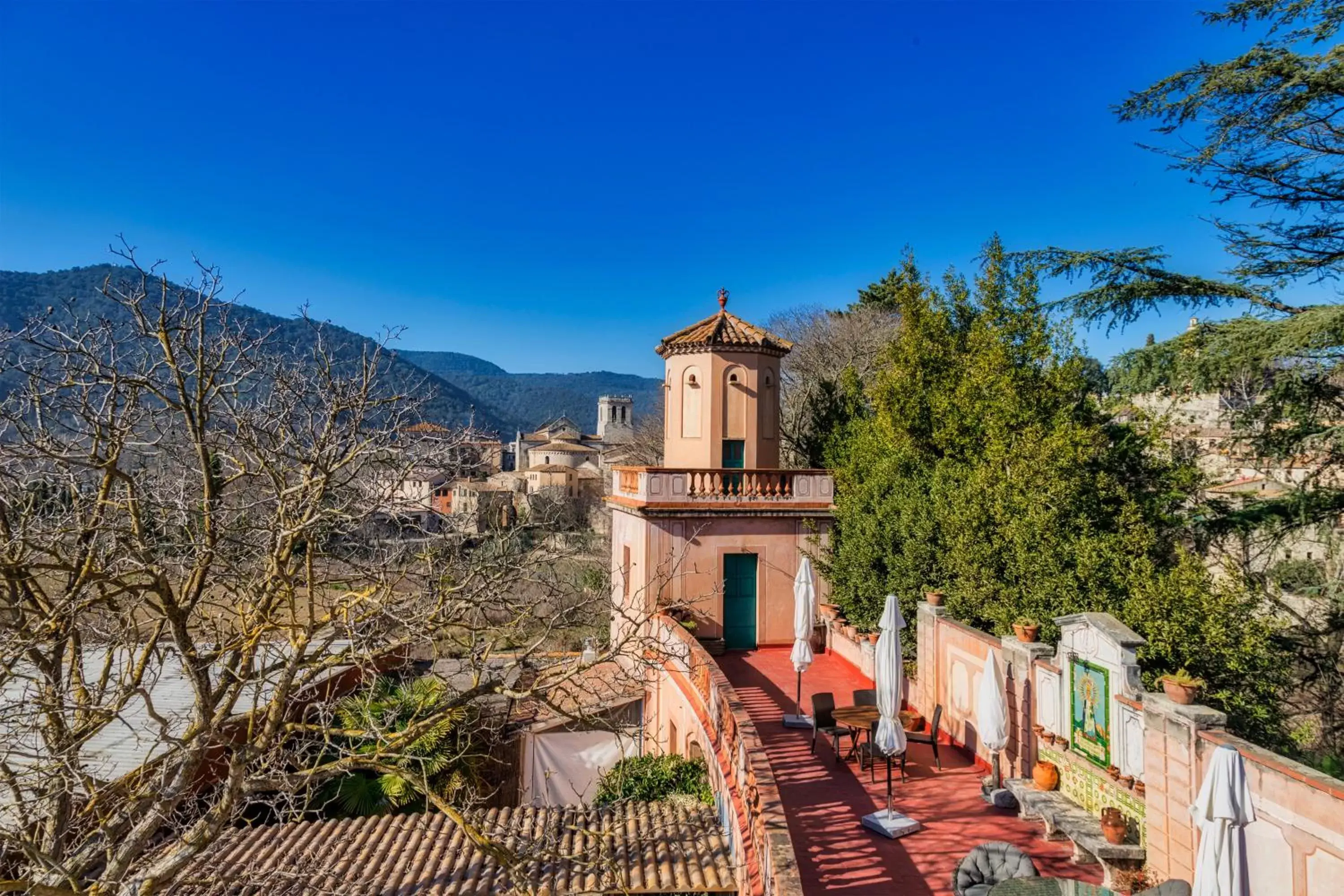 Property building in Els Jardins De La Martana