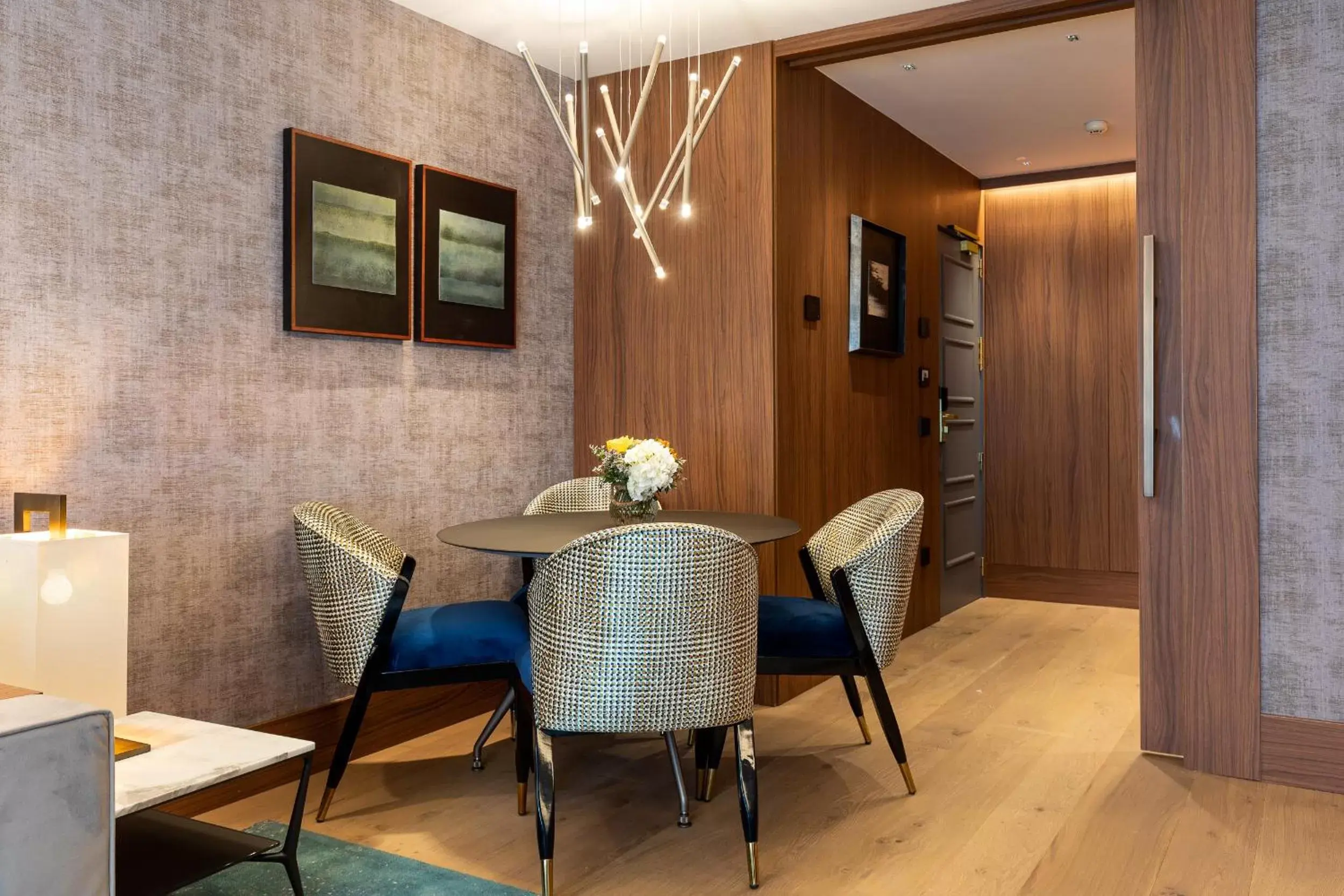 Living room, Dining Area in Wellington Hotel & Spa Madrid