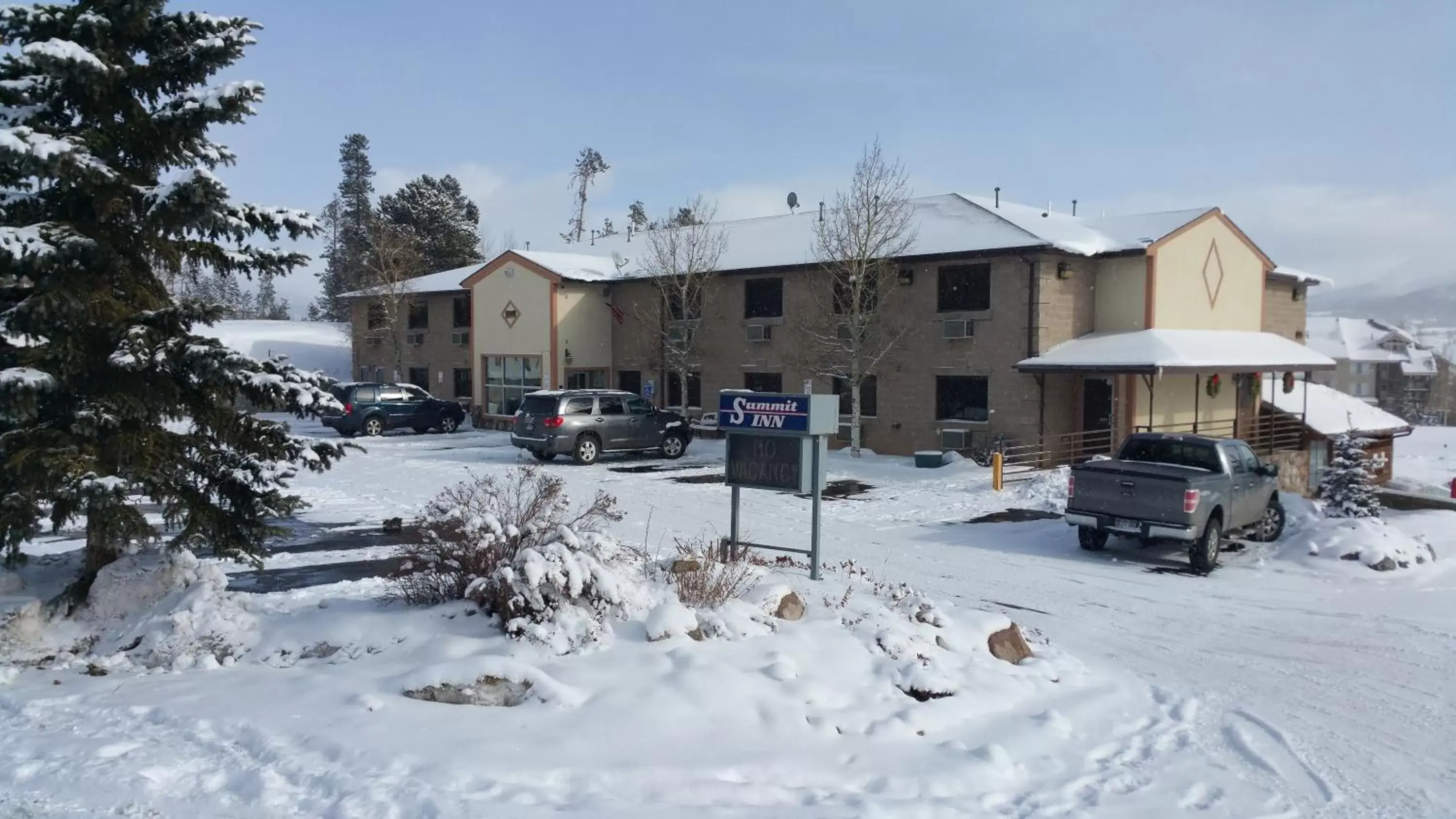 Facade/entrance, Winter in New Summit Inn