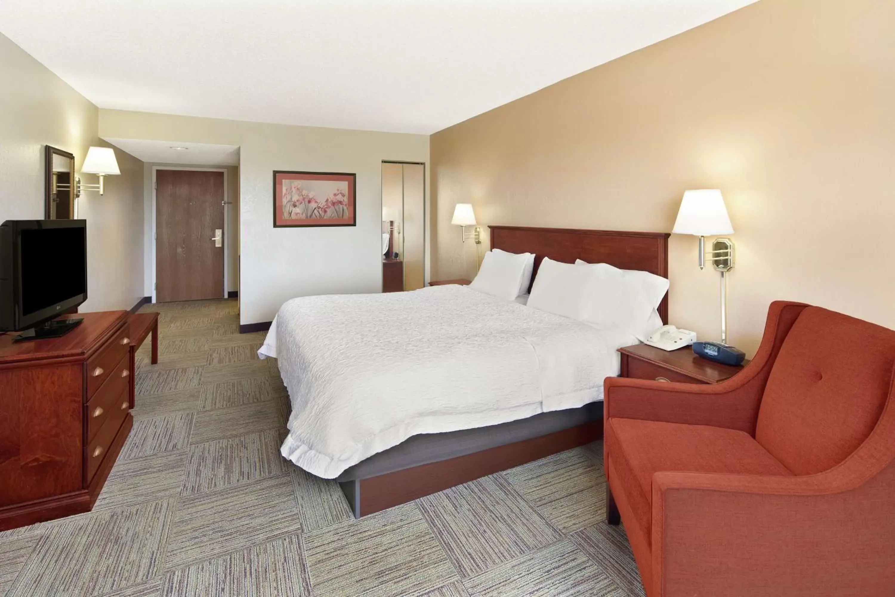 Bedroom, Bed in Hampton Inn Columbus-North