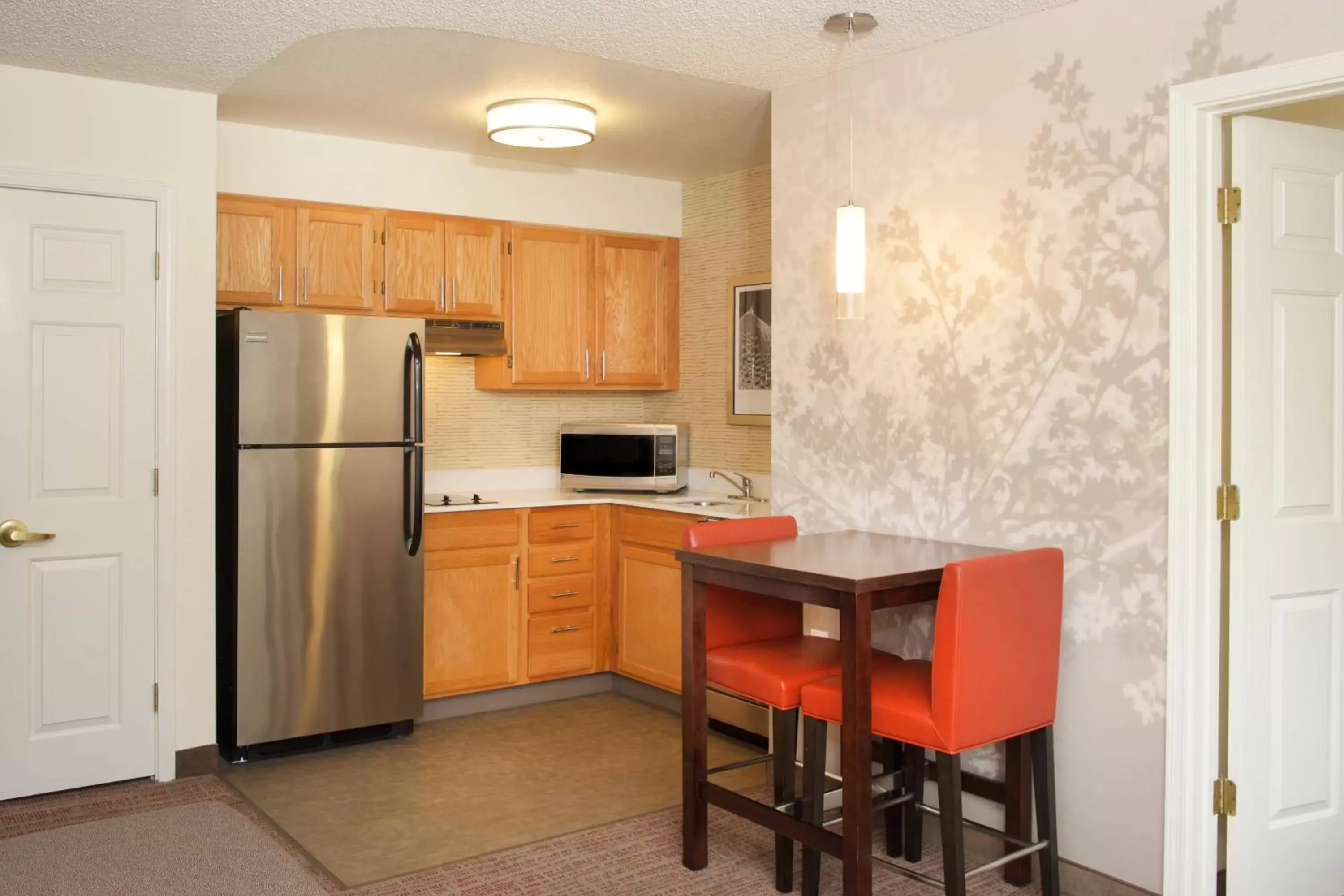 Bedroom, Kitchen/Kitchenette in Residence Inn Phoenix Mesa