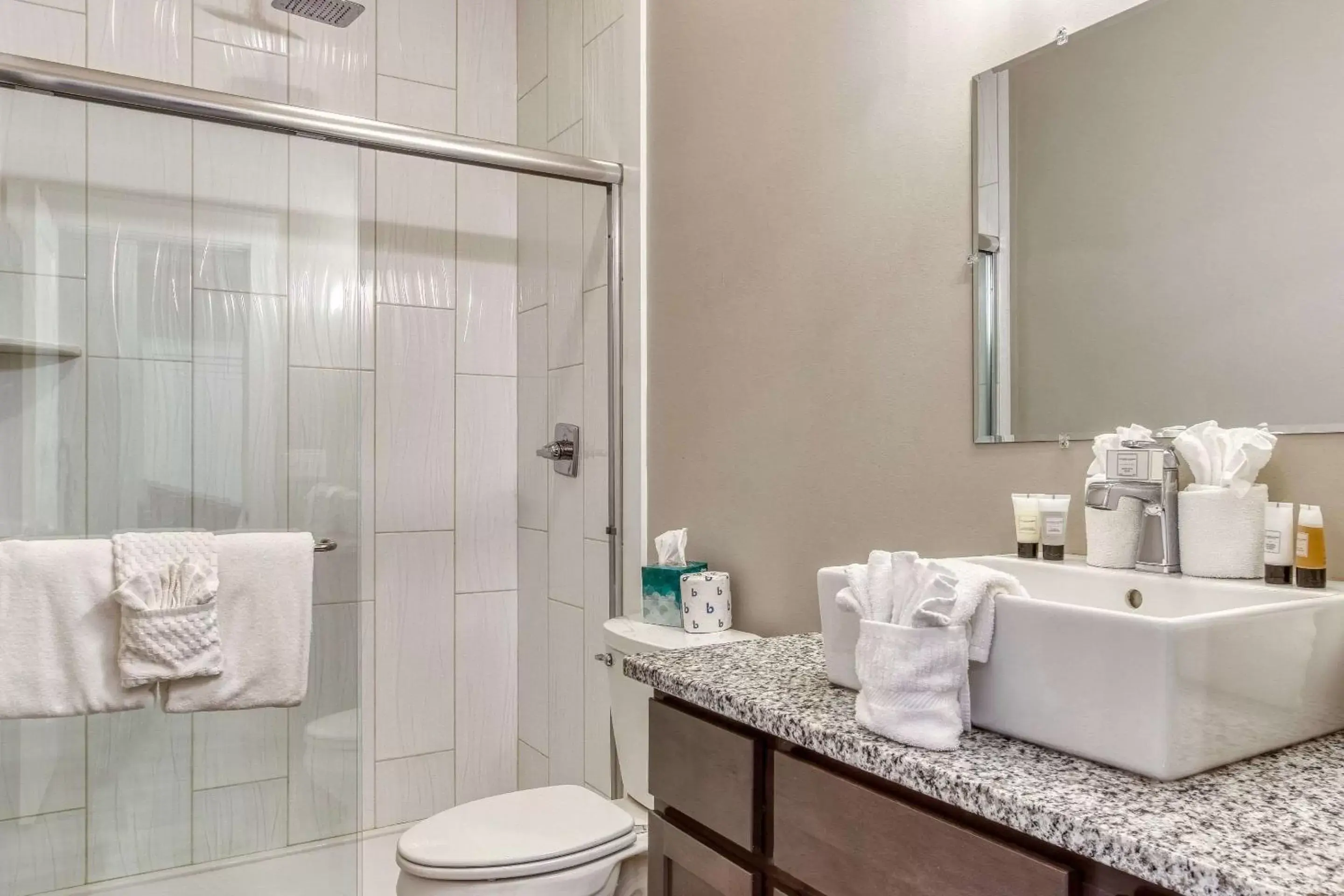 Bathroom in Central Hotel, Ascend Hotel Collection