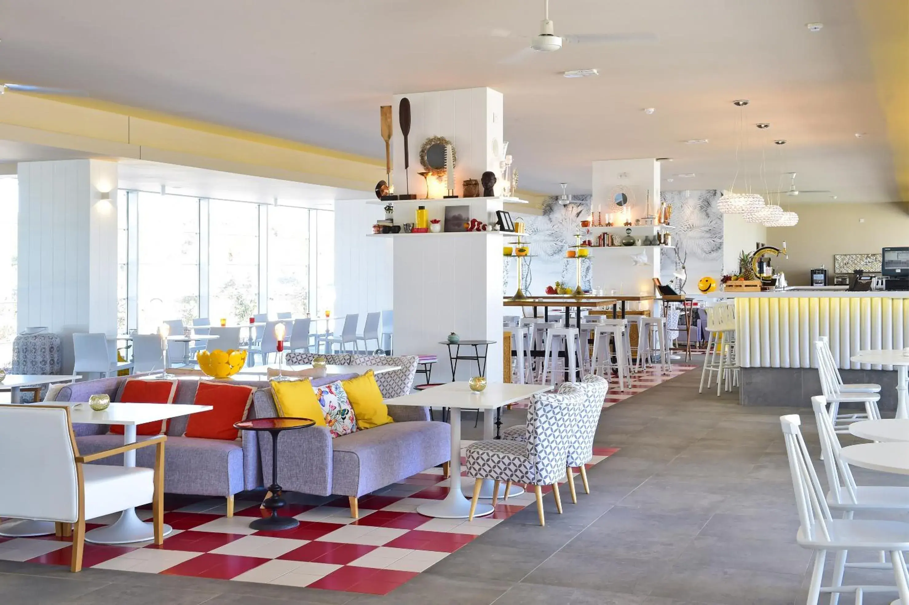 Lounge or bar, Restaurant/Places to Eat in Pestana Alvor South Beach Premium Suite Hotel