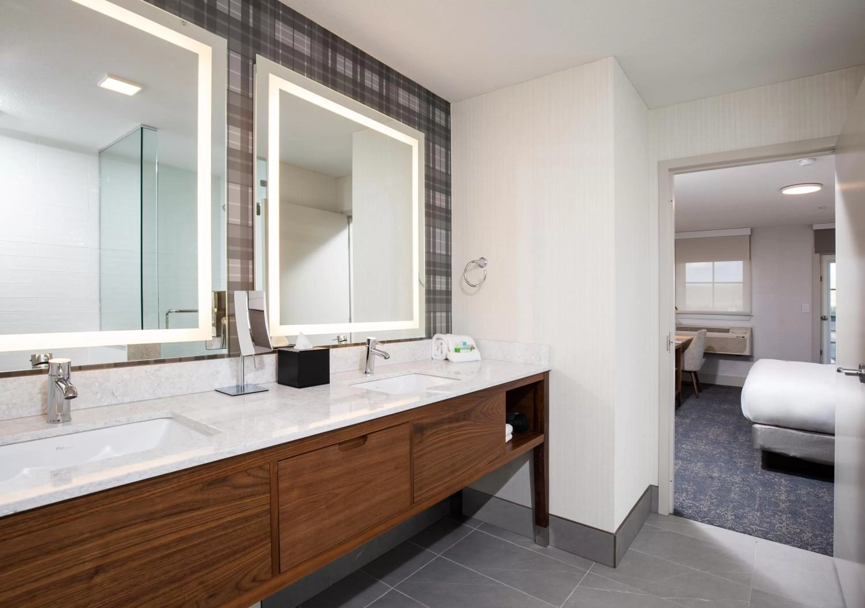 Bathroom, Bed in Pomeroy Hotel Fort McMurray