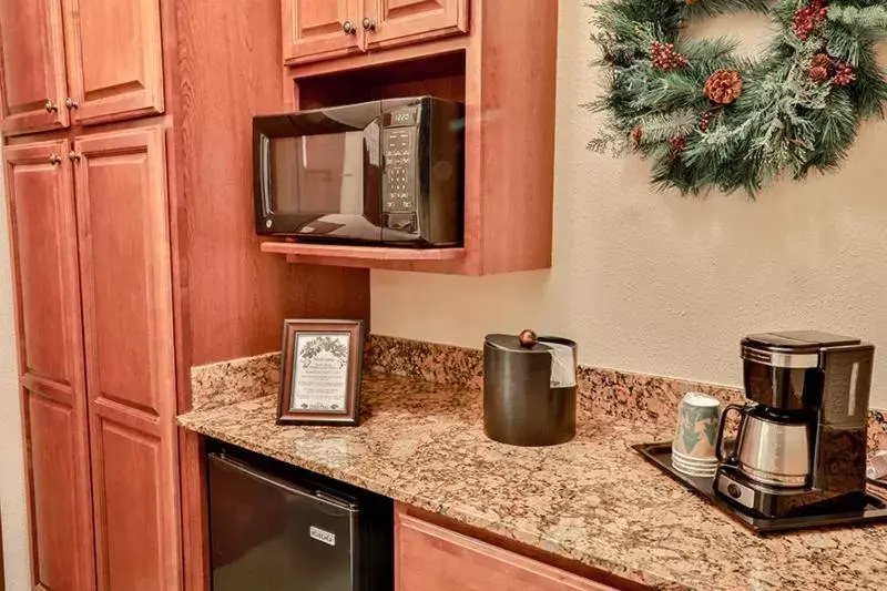 Kitchen/Kitchenette in The Inn at Christmas Place