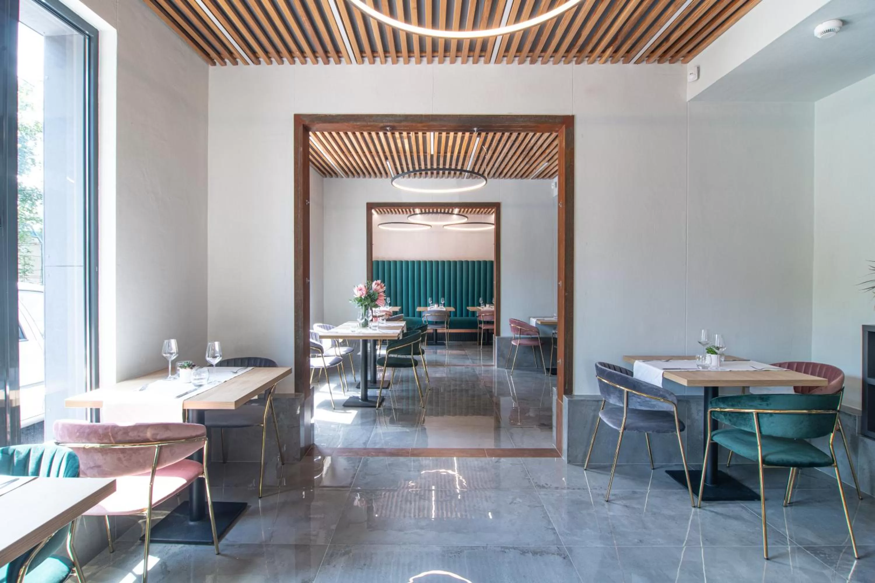 Restaurant/places to eat in Campeador Inn