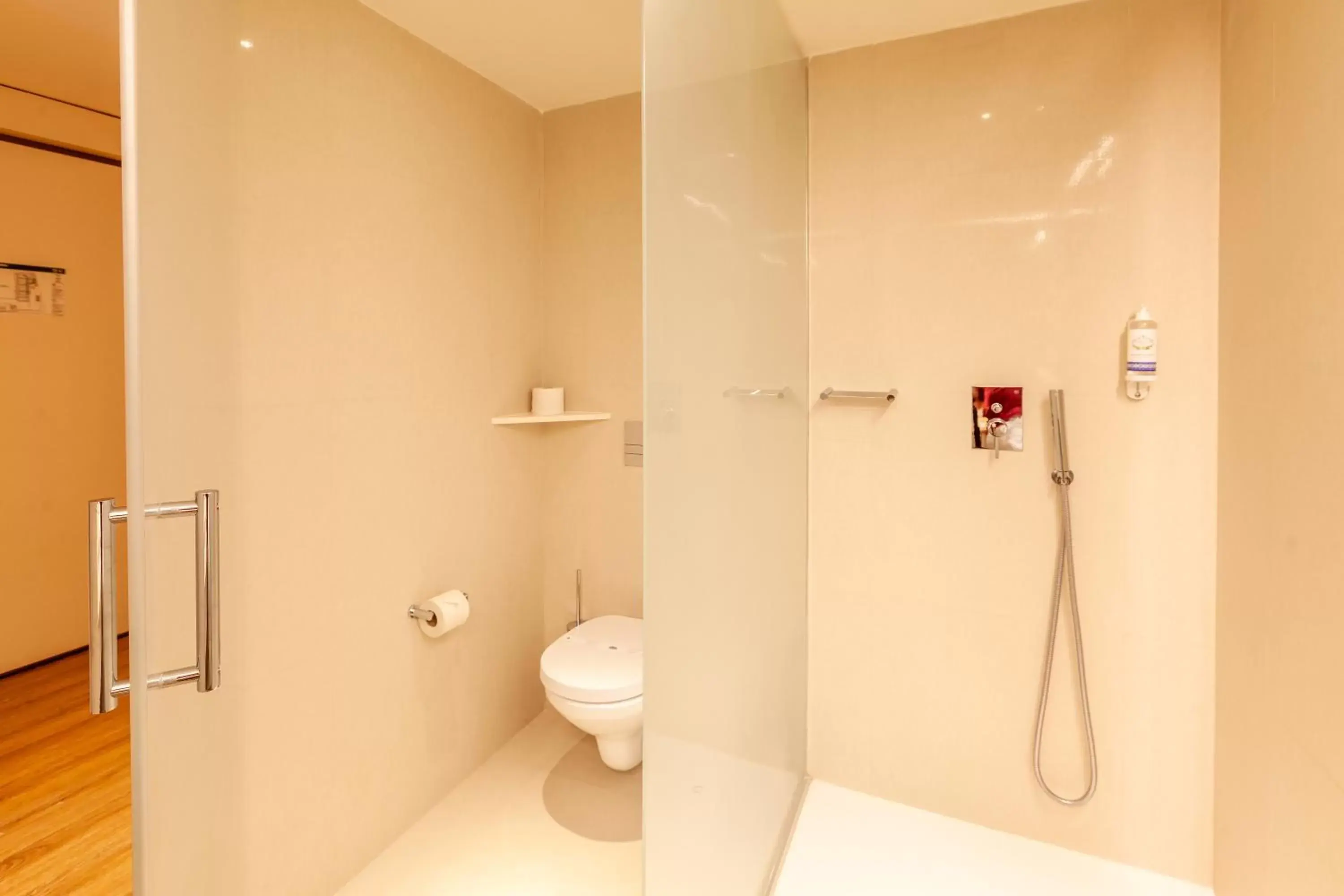Toilet, Bathroom in Sea Porto Hotel