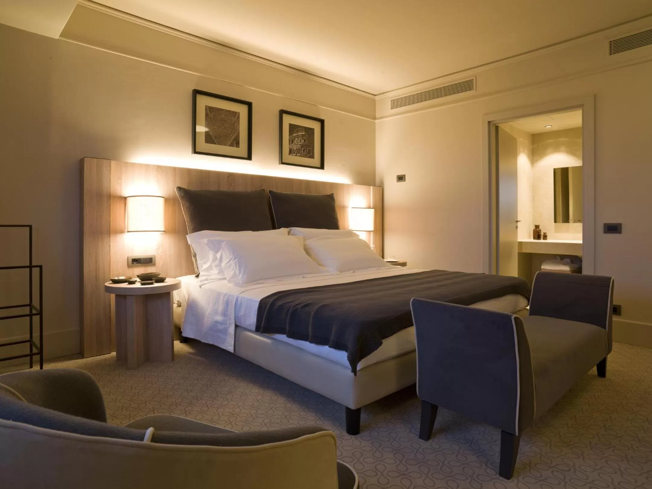 Bed in A.Roma Lifestyle Hotel