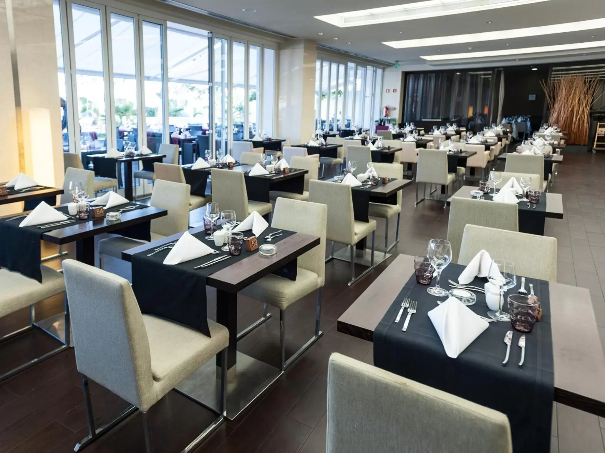 Restaurant/Places to Eat in Melia Madeira Mare